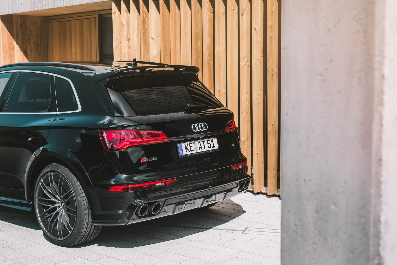 Audi SQ5 TDI Tries On ABT’s Distinctive Suit, 385 HP Update