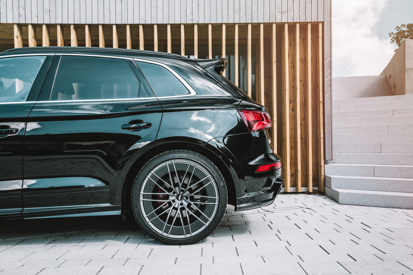 Audi SQ5 TDI Tries On ABT’s Distinctive Suit, 385 HP Update