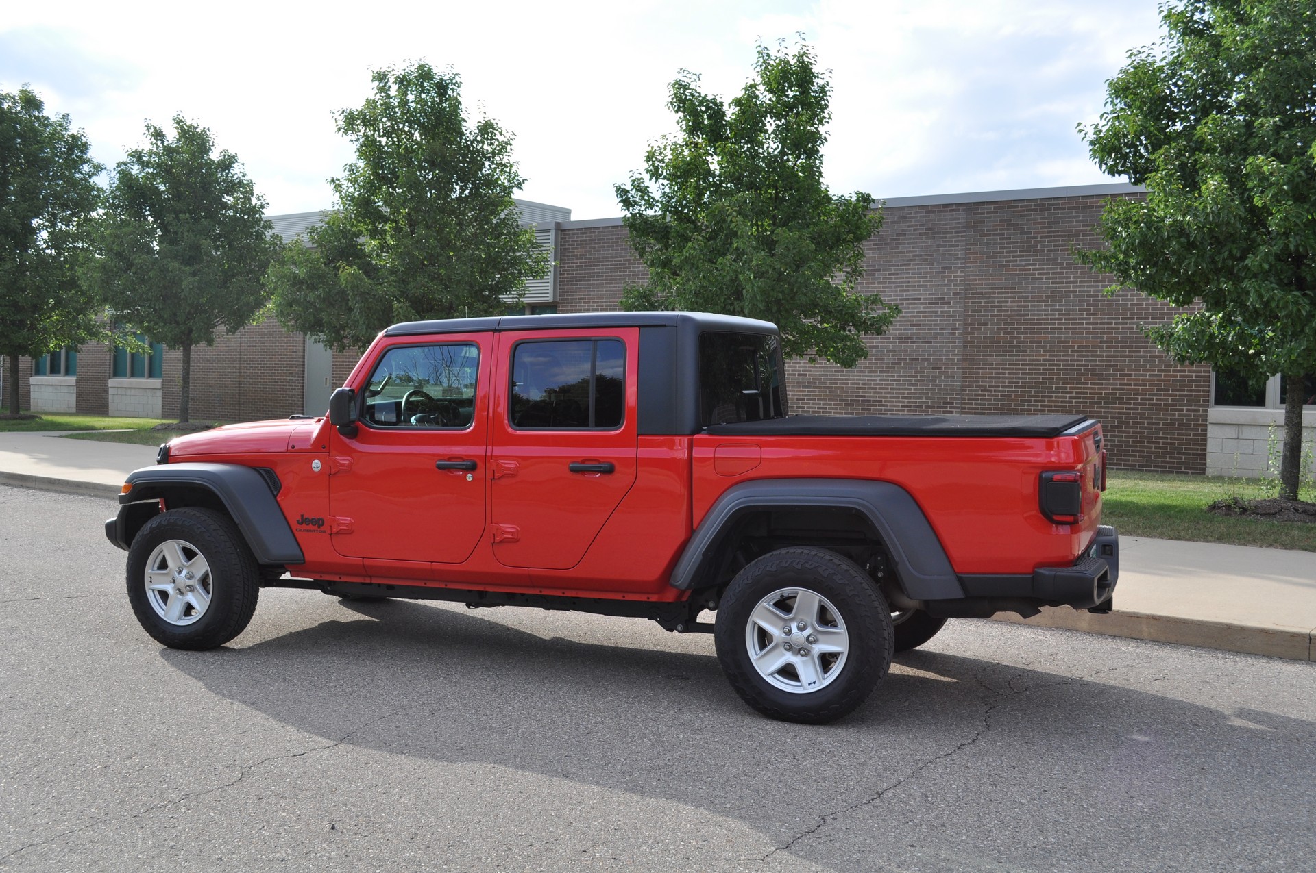 Driven: 2020 Jeep Gladiator Marks The End Of Boring Mid-Size Pickups