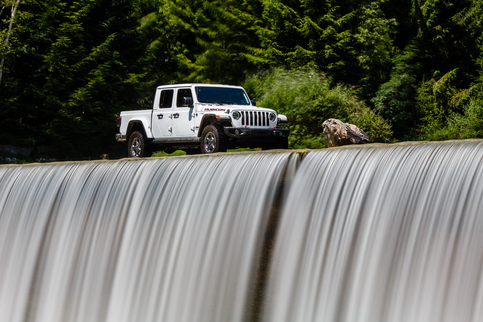 Euro-Spec Jeep Gladiator Getting 256 HP Diesel V6, Will Launch In 2020