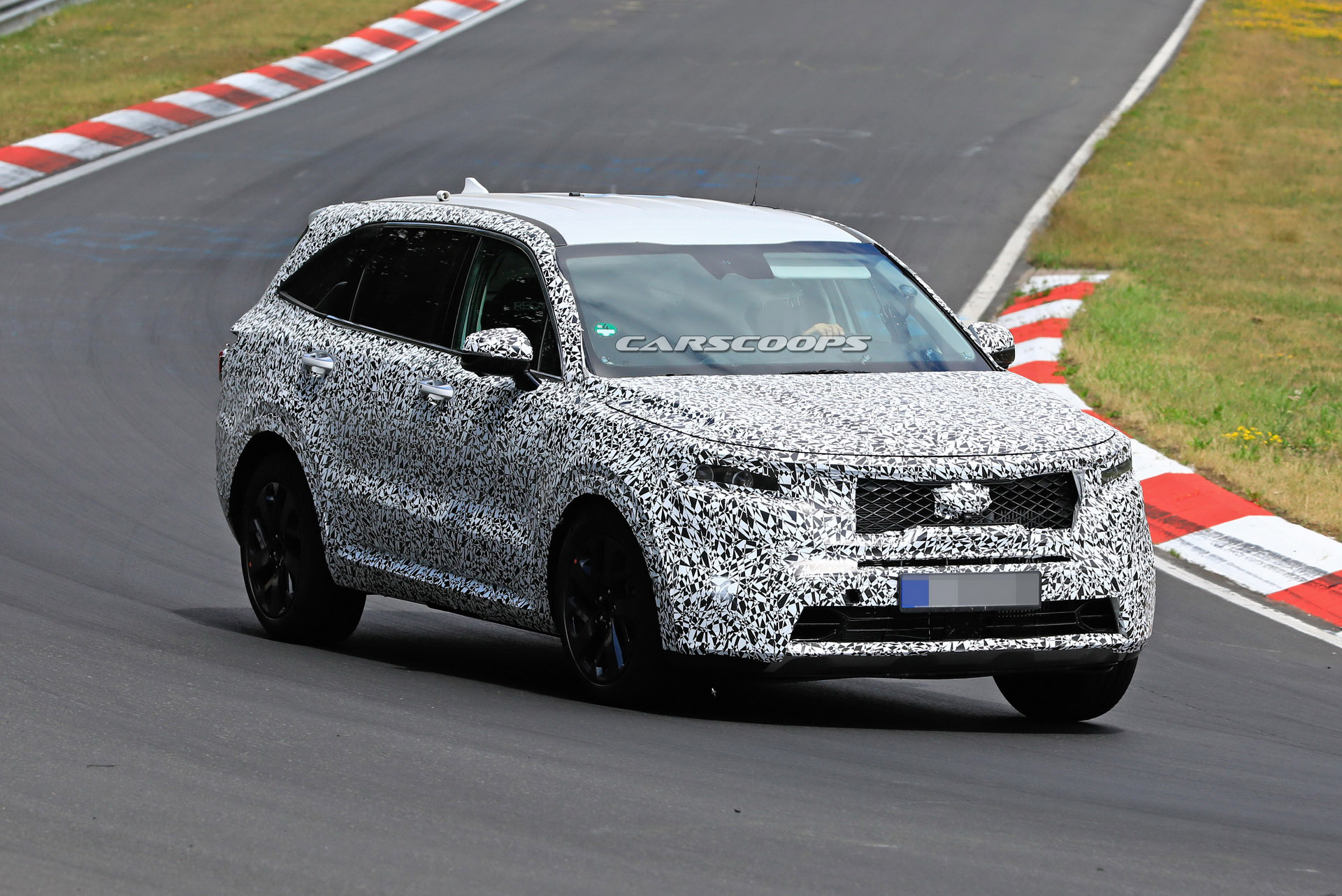 2021 Kia Sorento Hits The Track Wearing Tighter-Fitting Camo