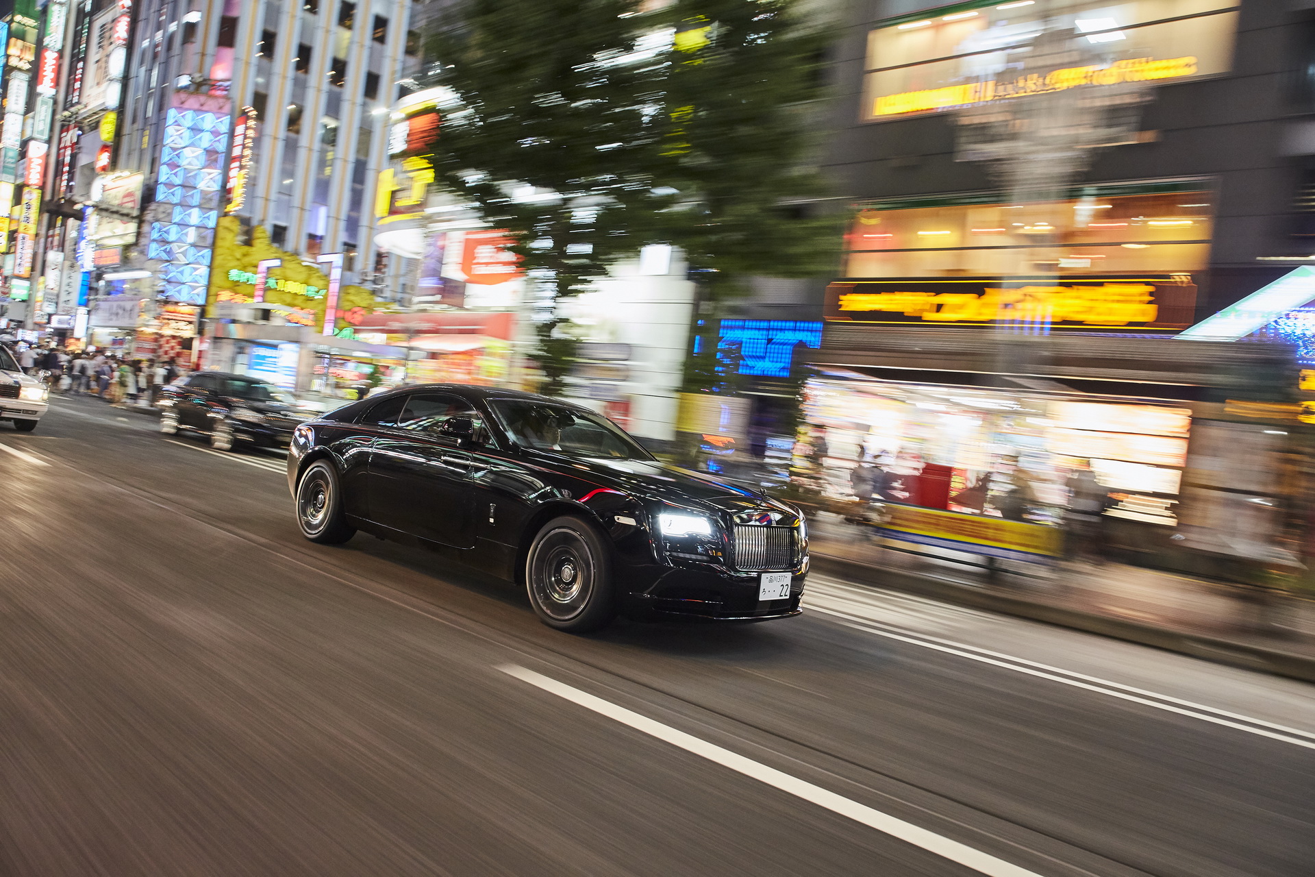 Rolls-Royce Black Badge Models Take Over The Streets Of Tokyo