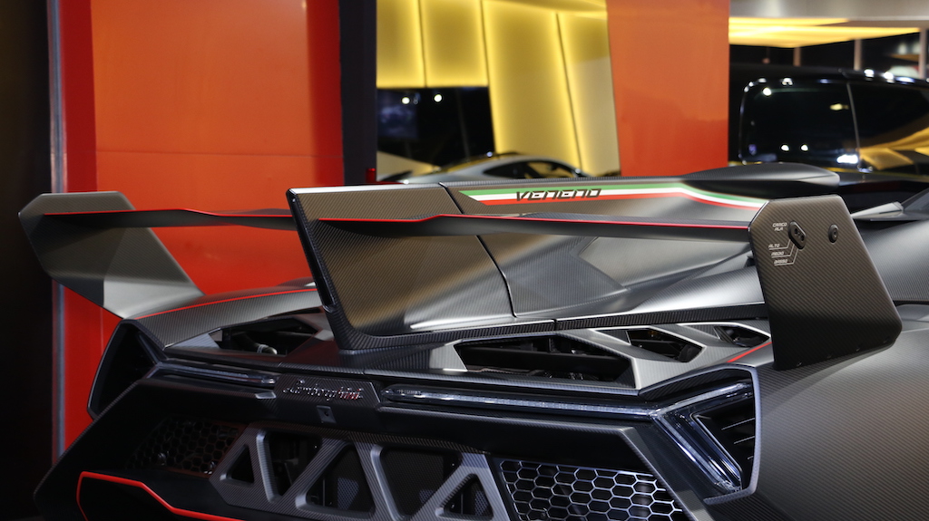 Carbon Lamborghini Veneno Roadster Is The Ultimate Way To Show Off