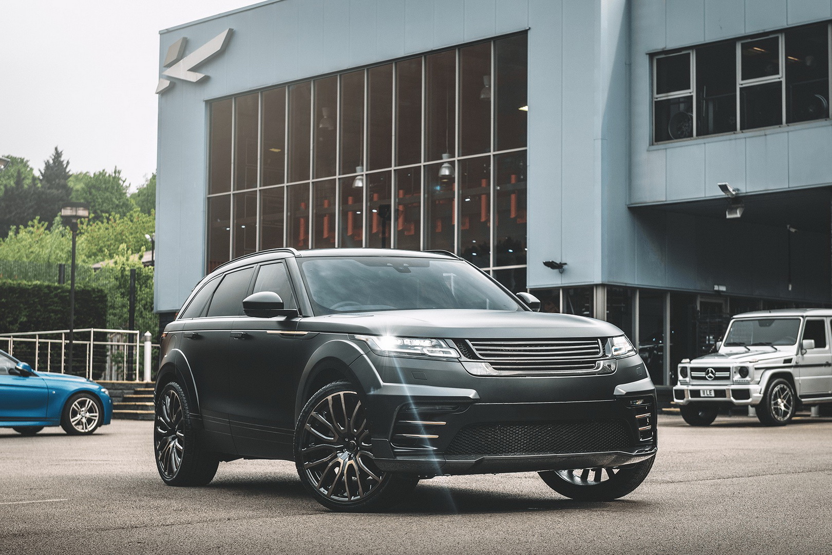 Blacked-Out Range Rover Velar Wants Way More Than A Drink To Go Home With You