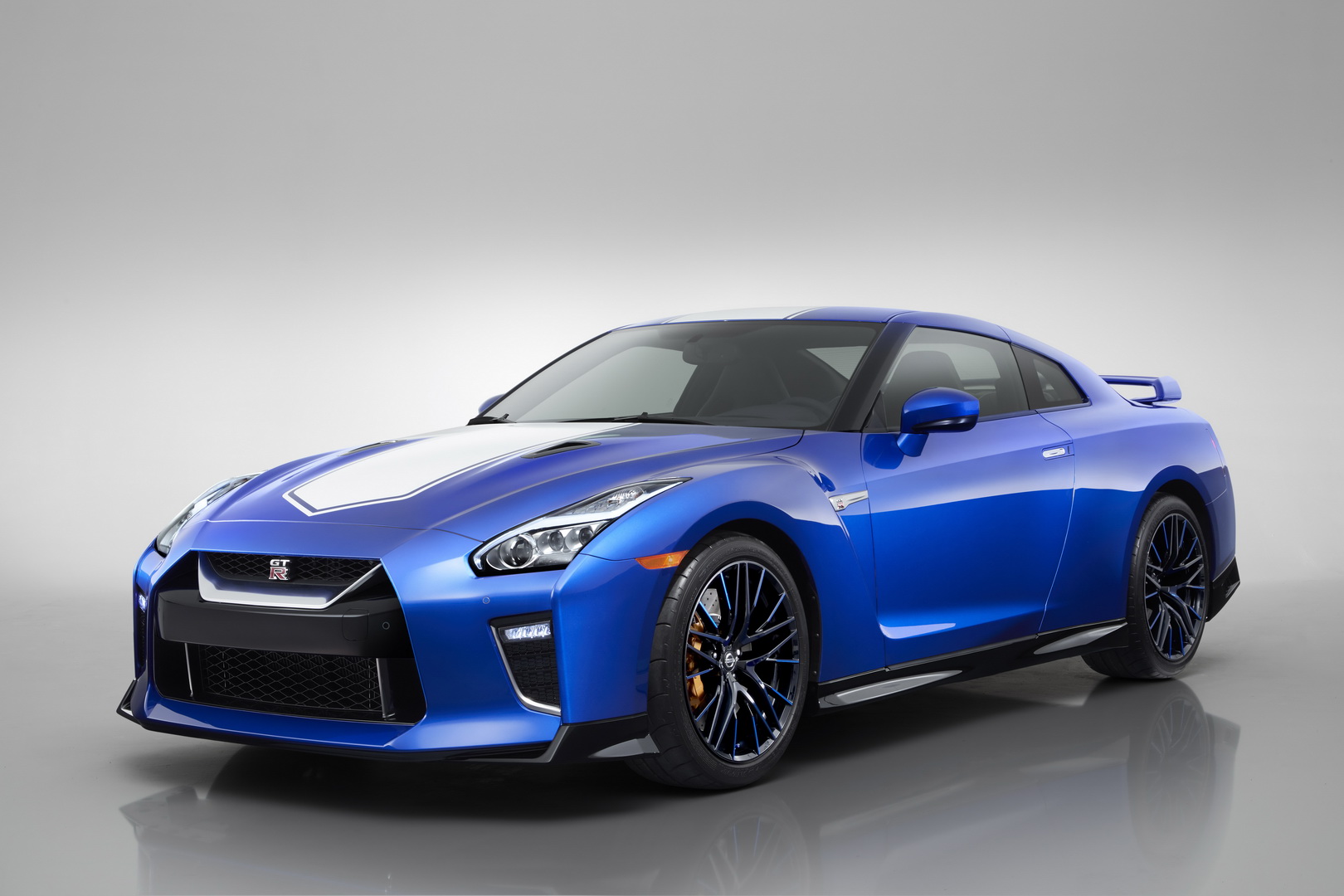 Nissan Prices 2020 GT-R From $113,540, NISMO From $210,740; Drops Over 120 Photos Too