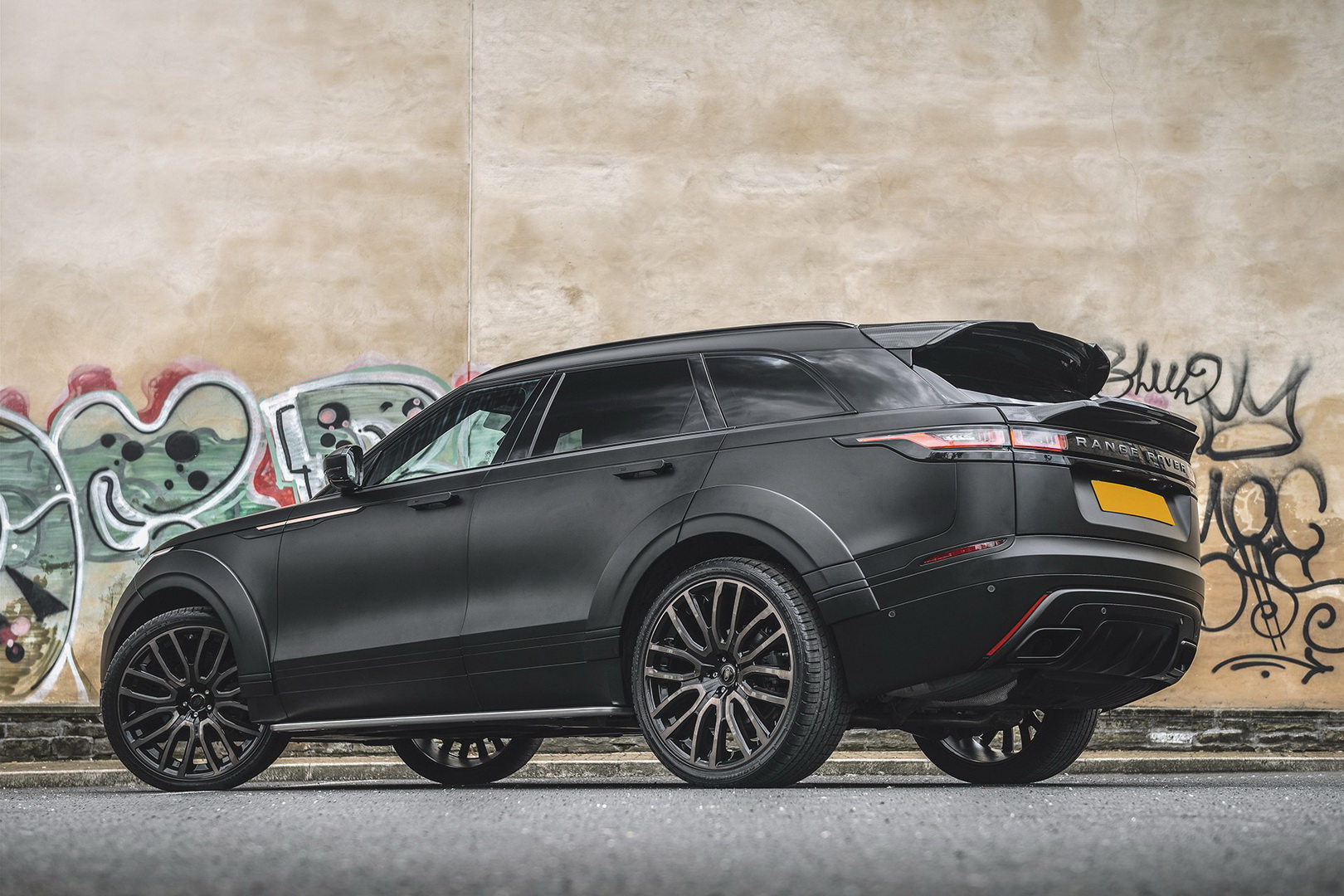 Blacked-Out Range Rover Velar Wants Way More Than A Drink To Go Home With You