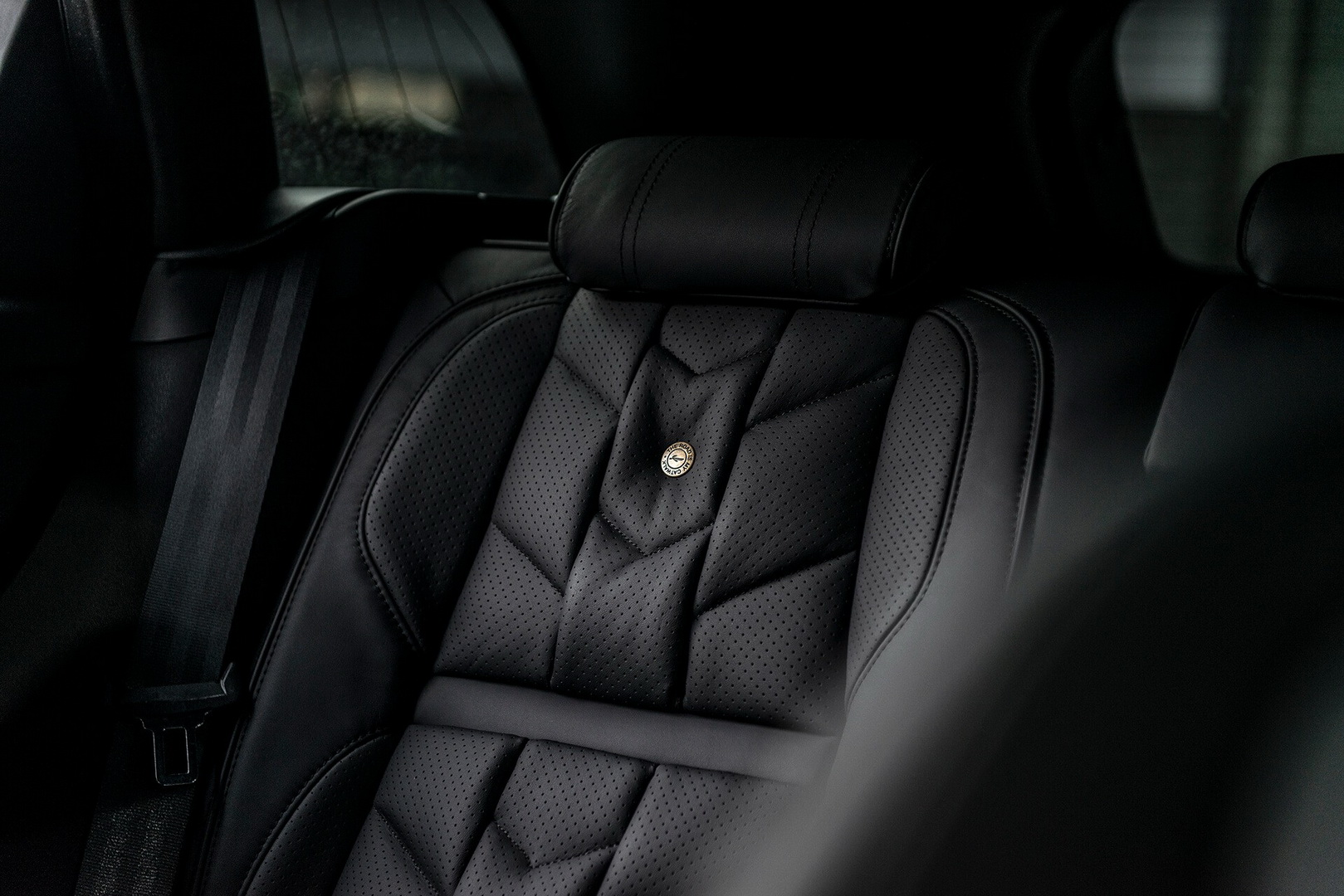 Blacked-Out Range Rover Velar Wants Way More Than A Drink To Go Home With You