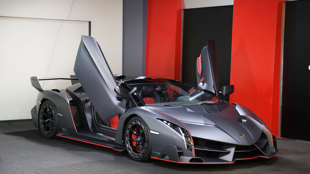 Carbon Lamborghini Veneno Roadster Is The Ultimate Way To Show Off