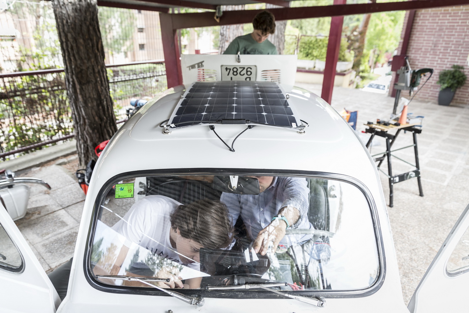 Classic Seat 600 Drops Ancient ICE Engine For Electric Power