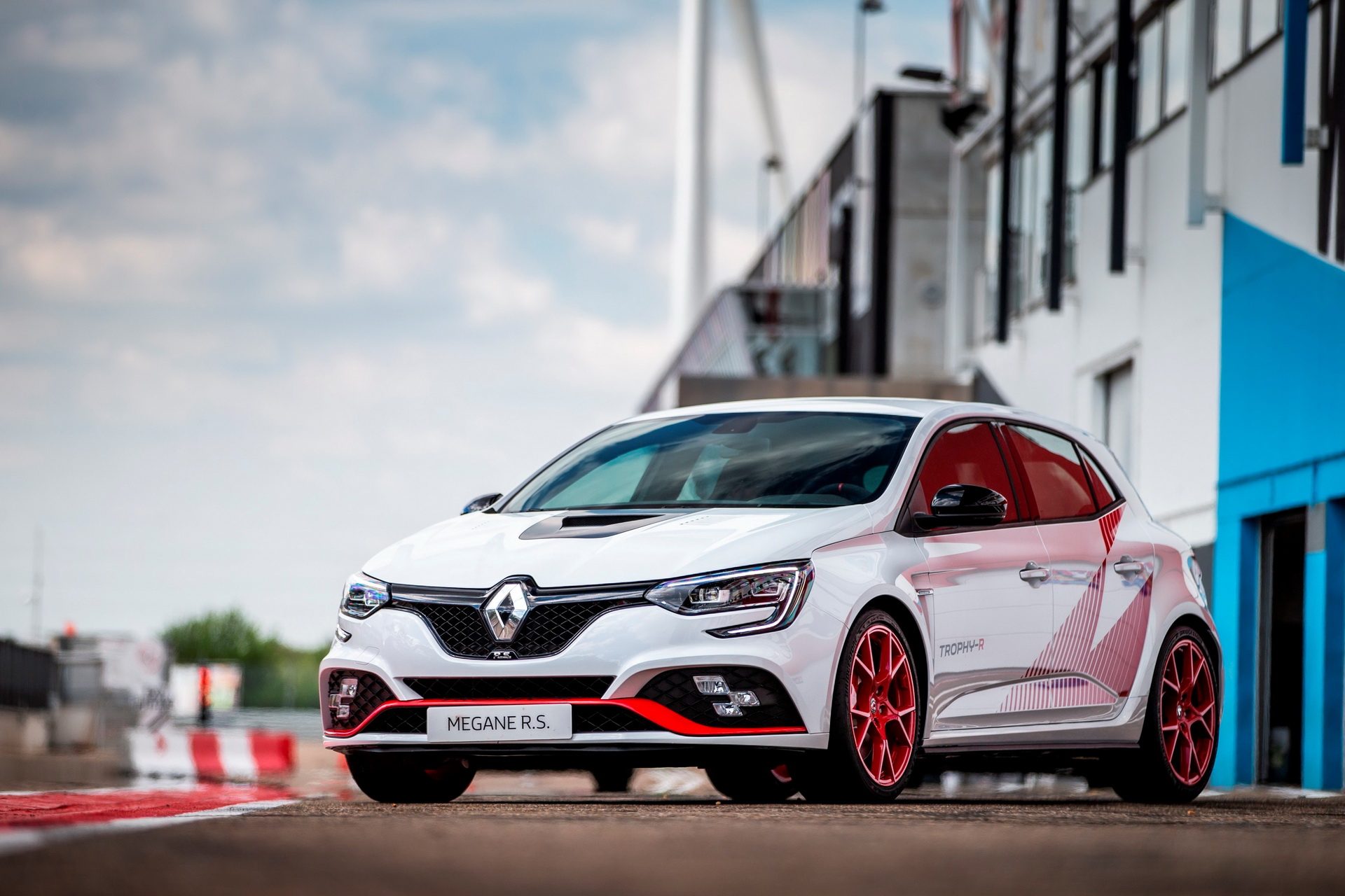 Renault Details Megane RS Trophy-R, The Purest Hot Hatch Of Them All