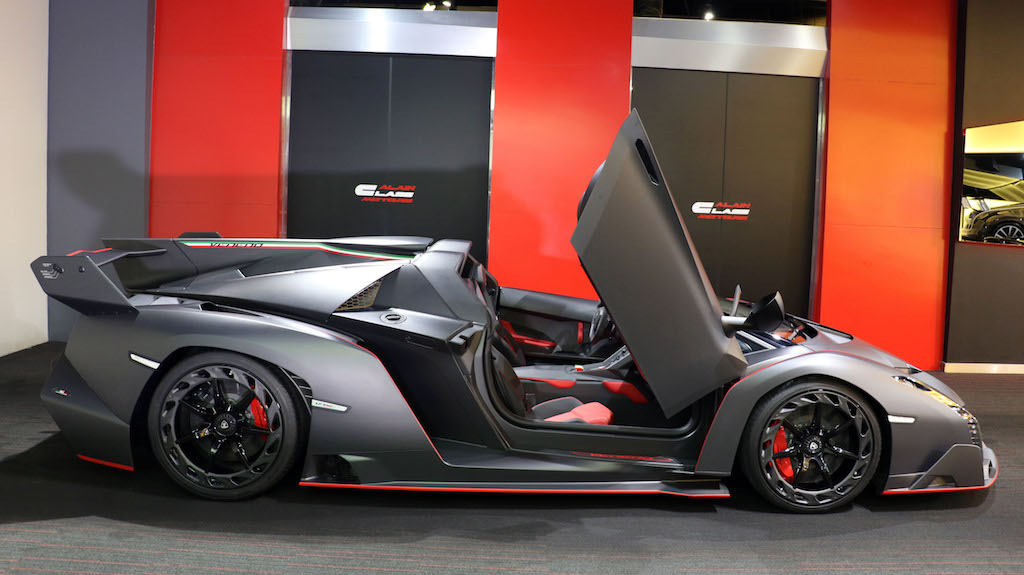Carbon Lamborghini Veneno Roadster Is The Ultimate Way To Show Off