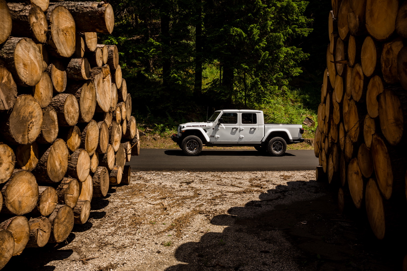 Euro-Spec Jeep Gladiator Getting 256 HP Diesel V6, Will Launch In 2020