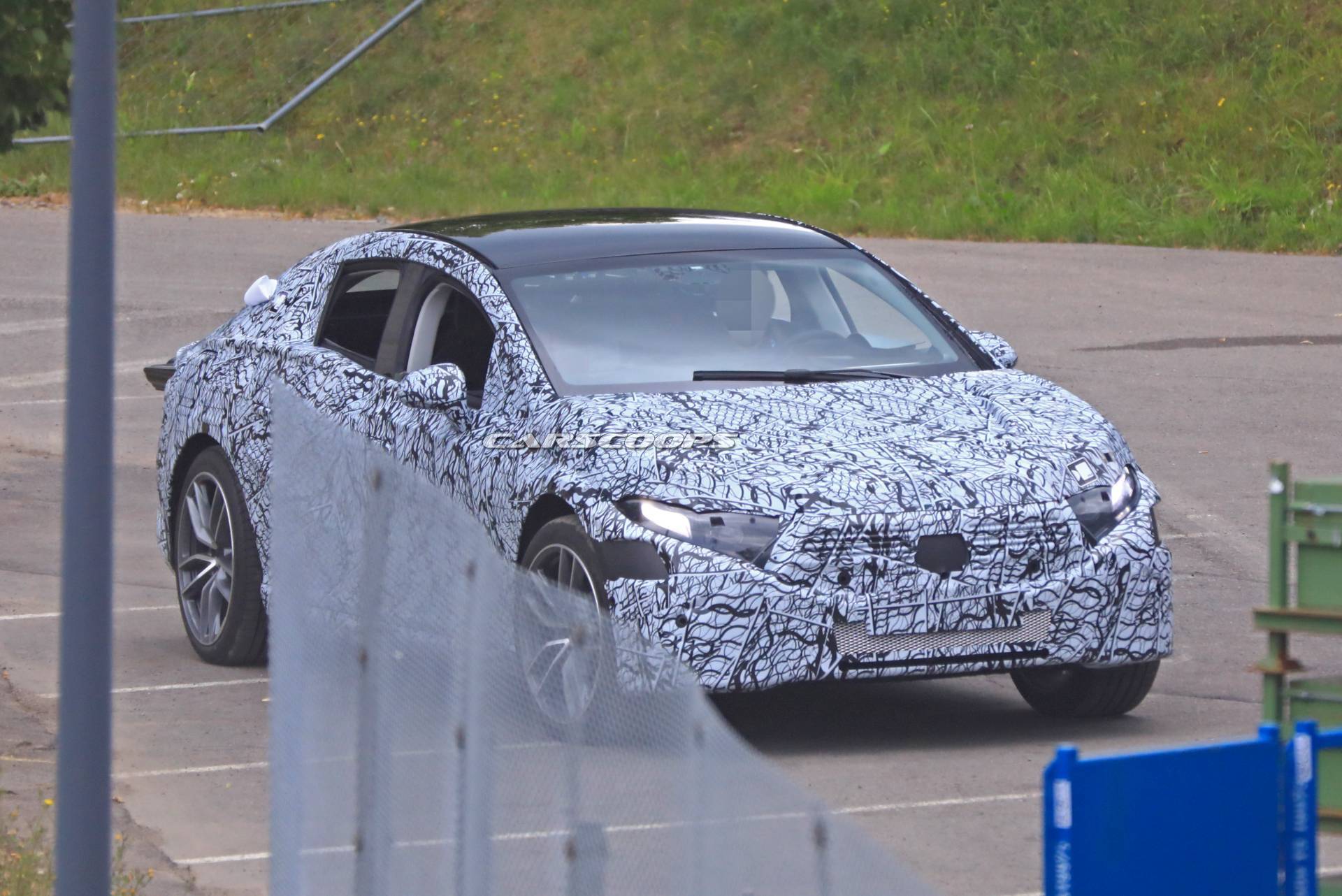 2021 Mercedes EQS Electric Flagship Shows Production Body, Should Porsche Taycan Worry?