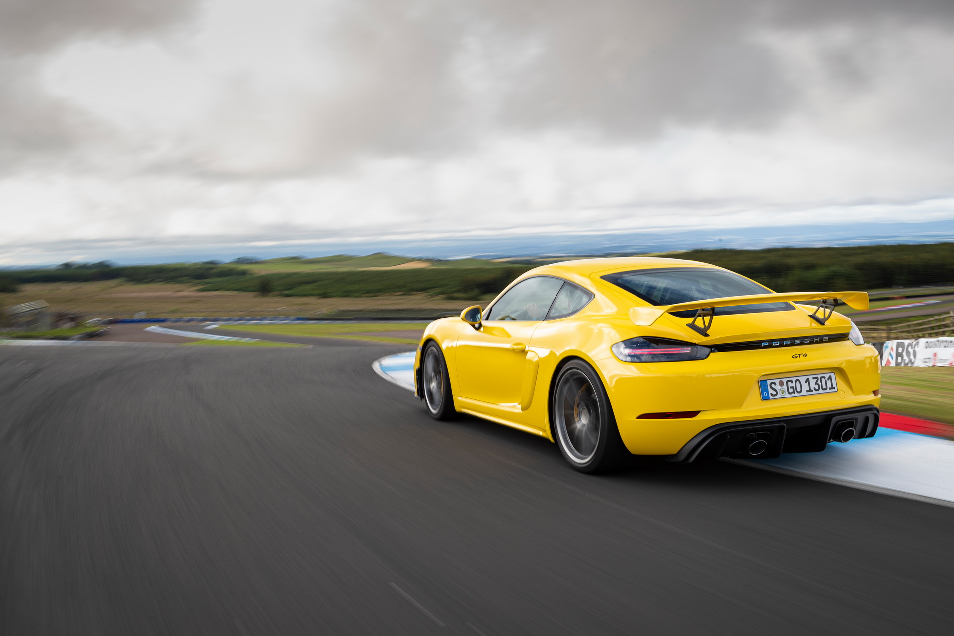 Massive Gallery Lets Us Bask In The Glory Of The 2020 Porsche 718 Cayman GT4