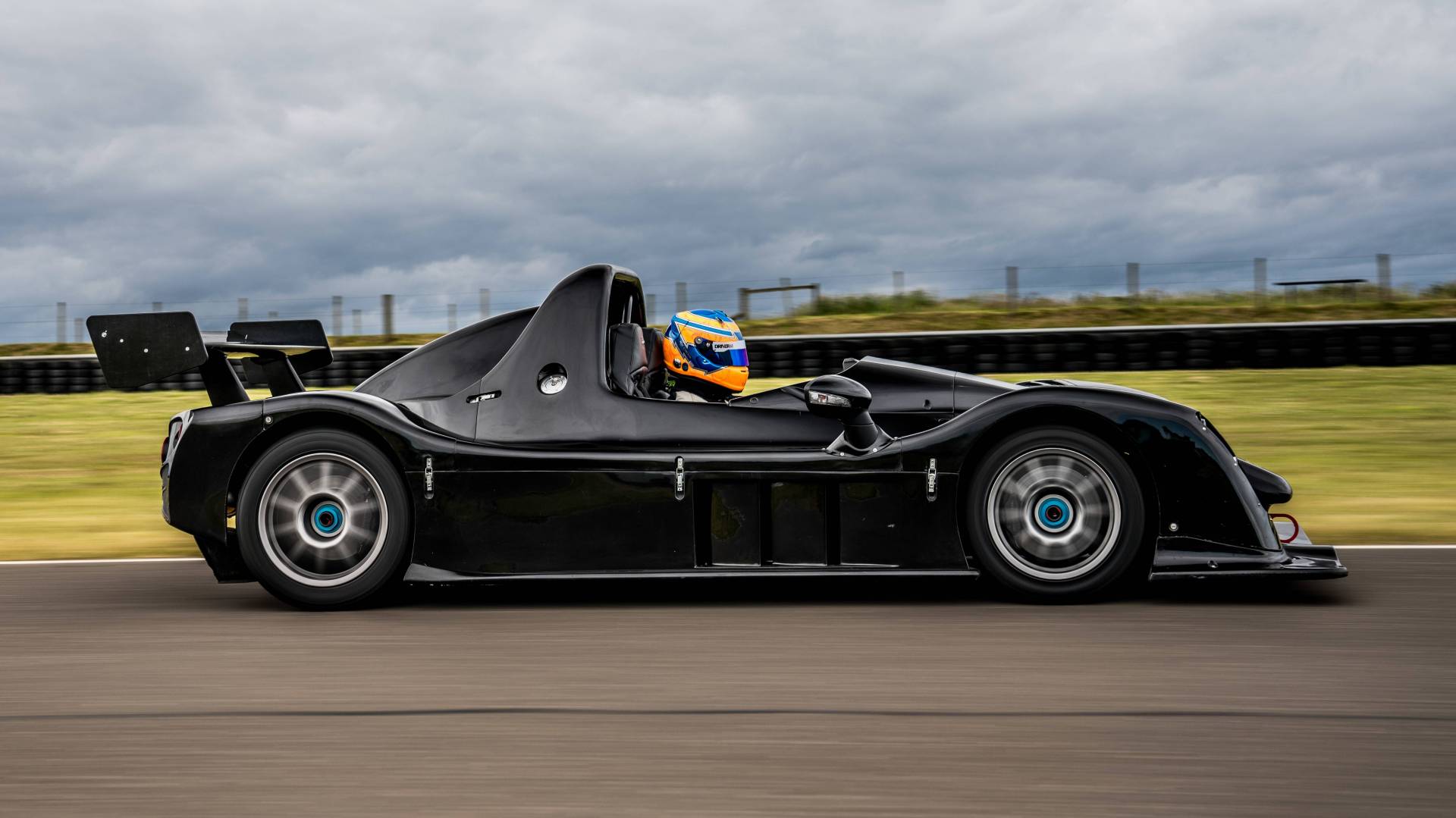 350 HP Radical Rapture Street-Legal Racer Does 0-60 In 3 Seconds