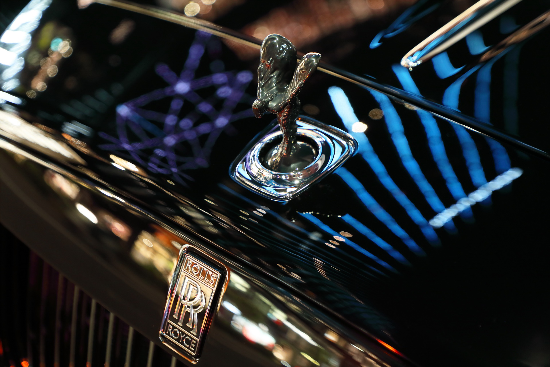 Rolls-Royce Black Badge Models Take Over The Streets Of Tokyo