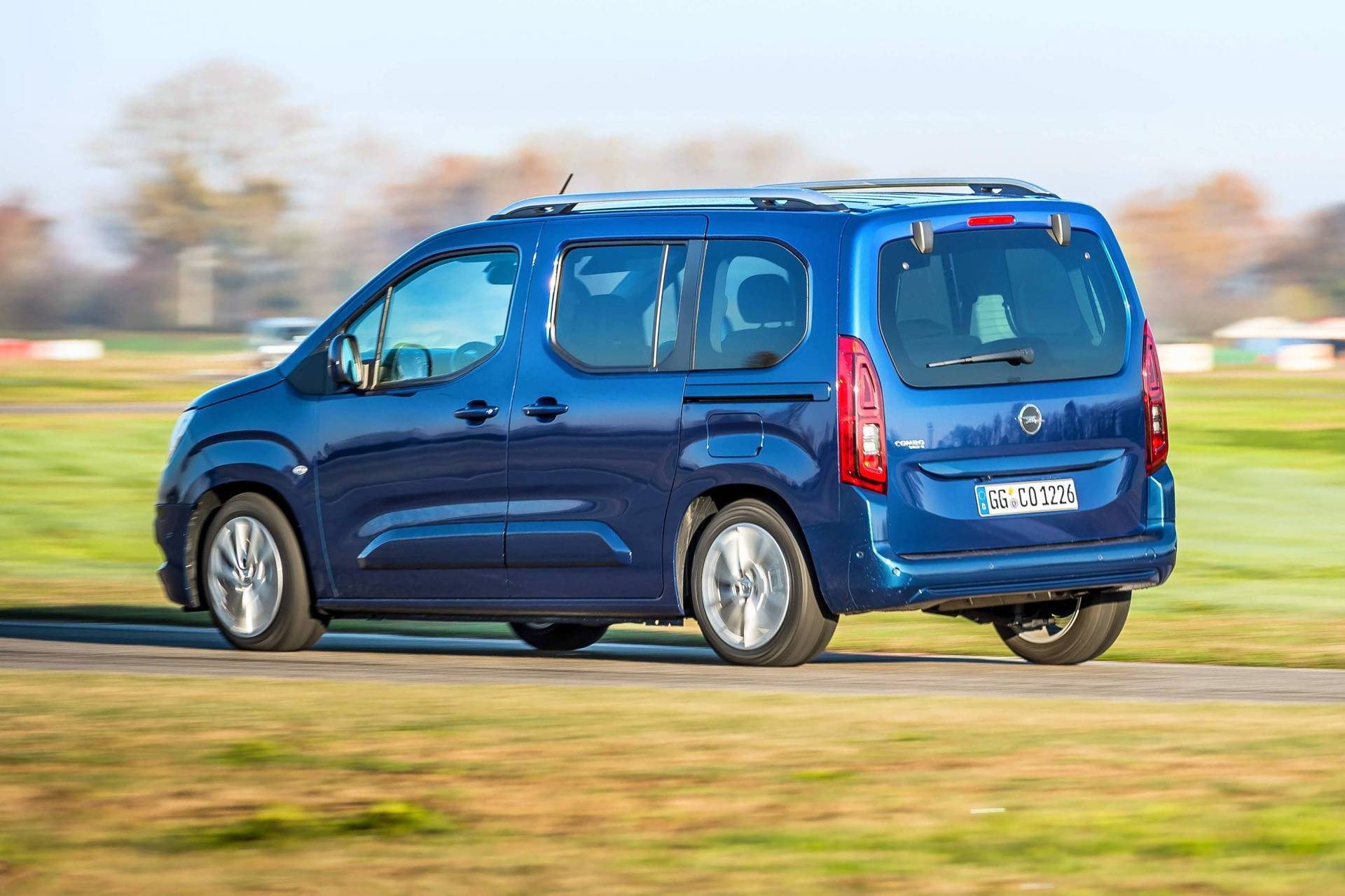 Opel Combo Life Gains 130 PS 1.2L Turbo Three-Pot, Eight-Speed Auto