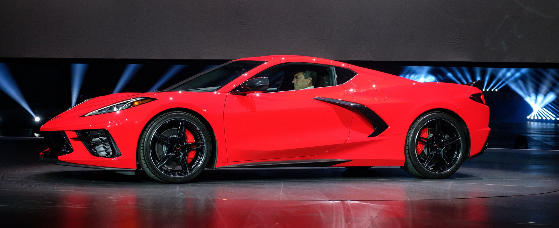 Hybrid And Plug-In Hybrid To Follow C8 Corvette Stingray