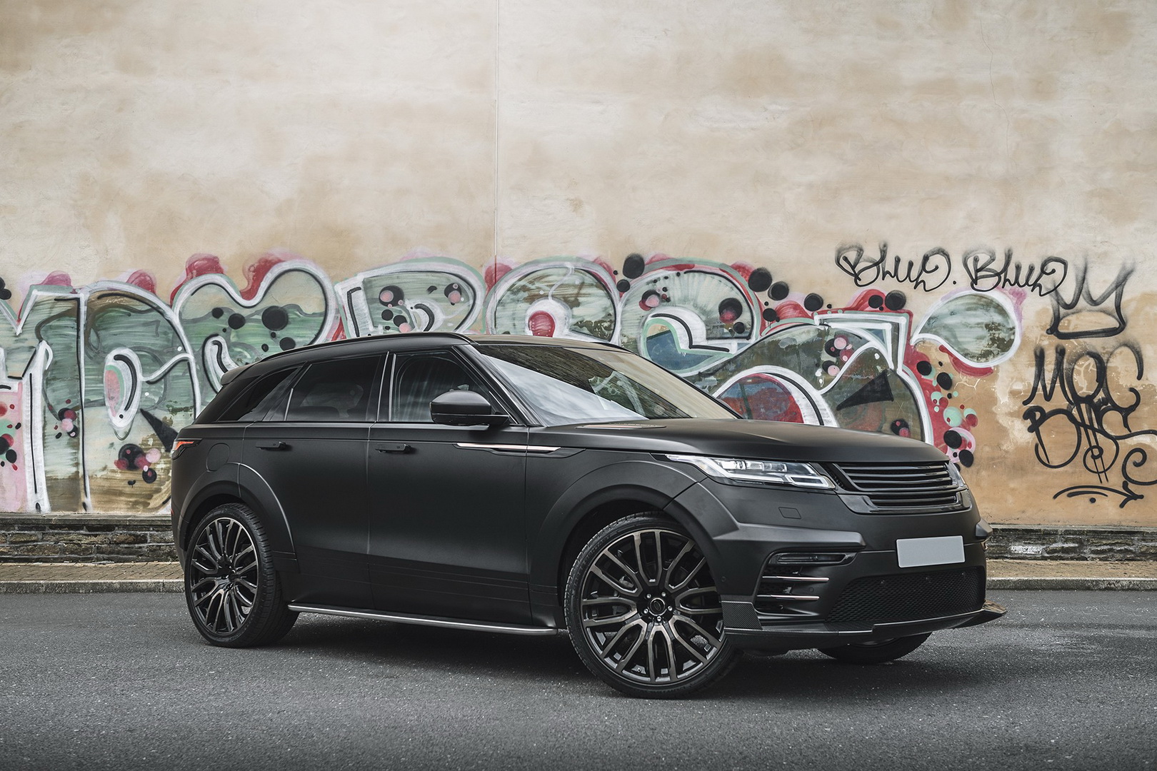Blacked-Out Range Rover Velar Wants Way More Than A Drink To Go Home With You
