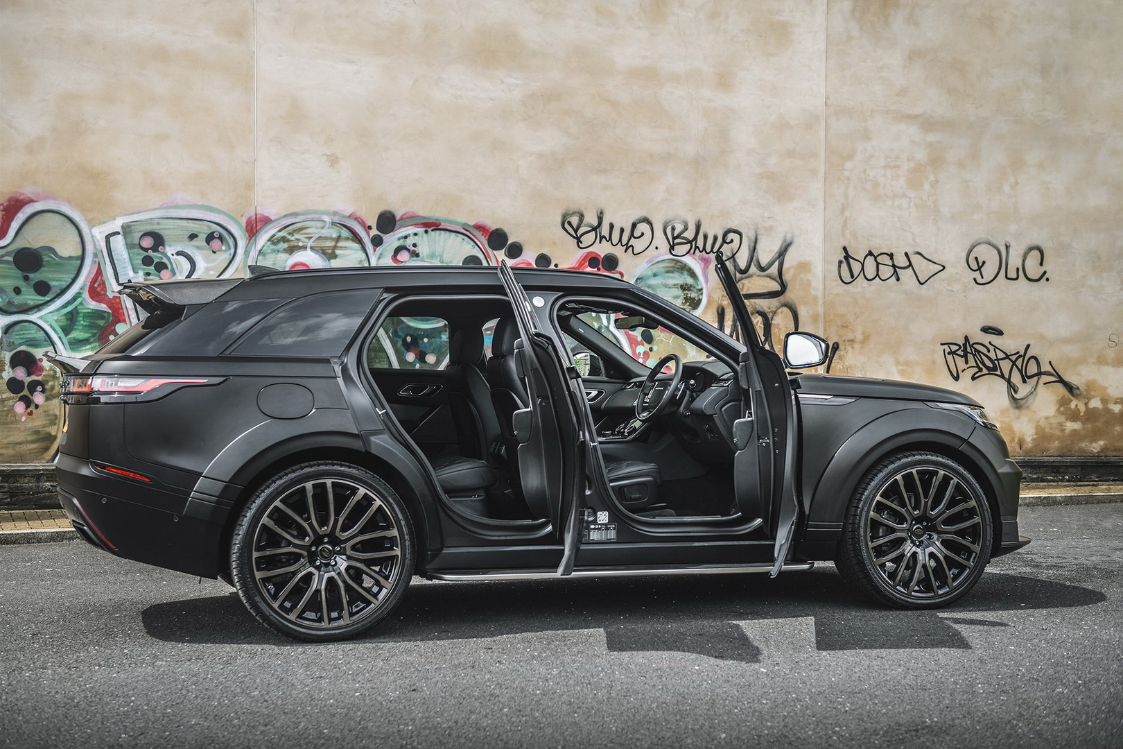 Blacked-Out Range Rover Velar Wants Way More Than A Drink To Go Home With You