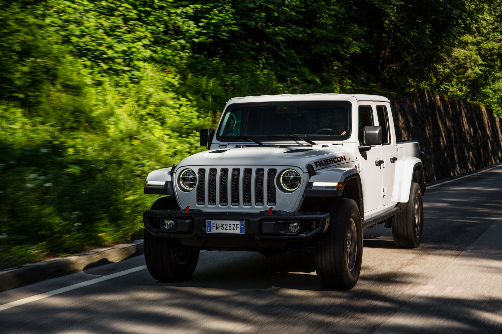 Euro-Spec Jeep Gladiator Getting 256 HP Diesel V6, Will Launch In 2020