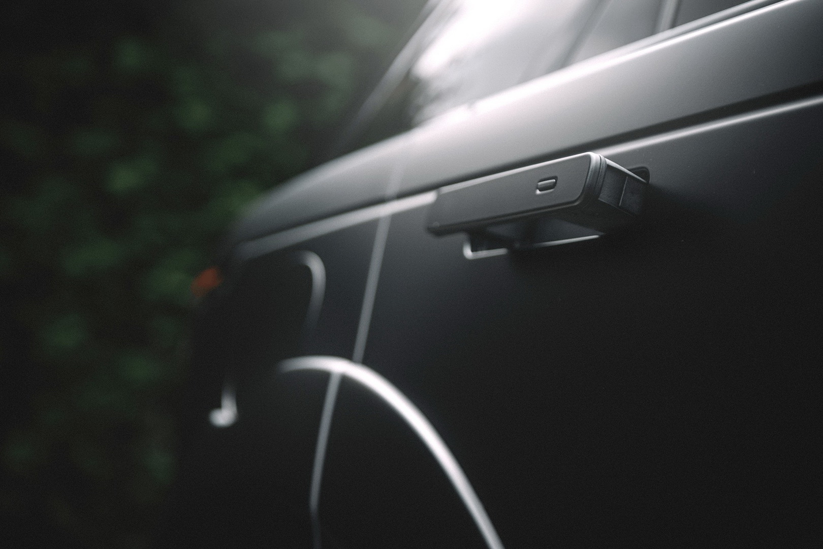 Blacked-Out Range Rover Velar Wants Way More Than A Drink To Go Home With You