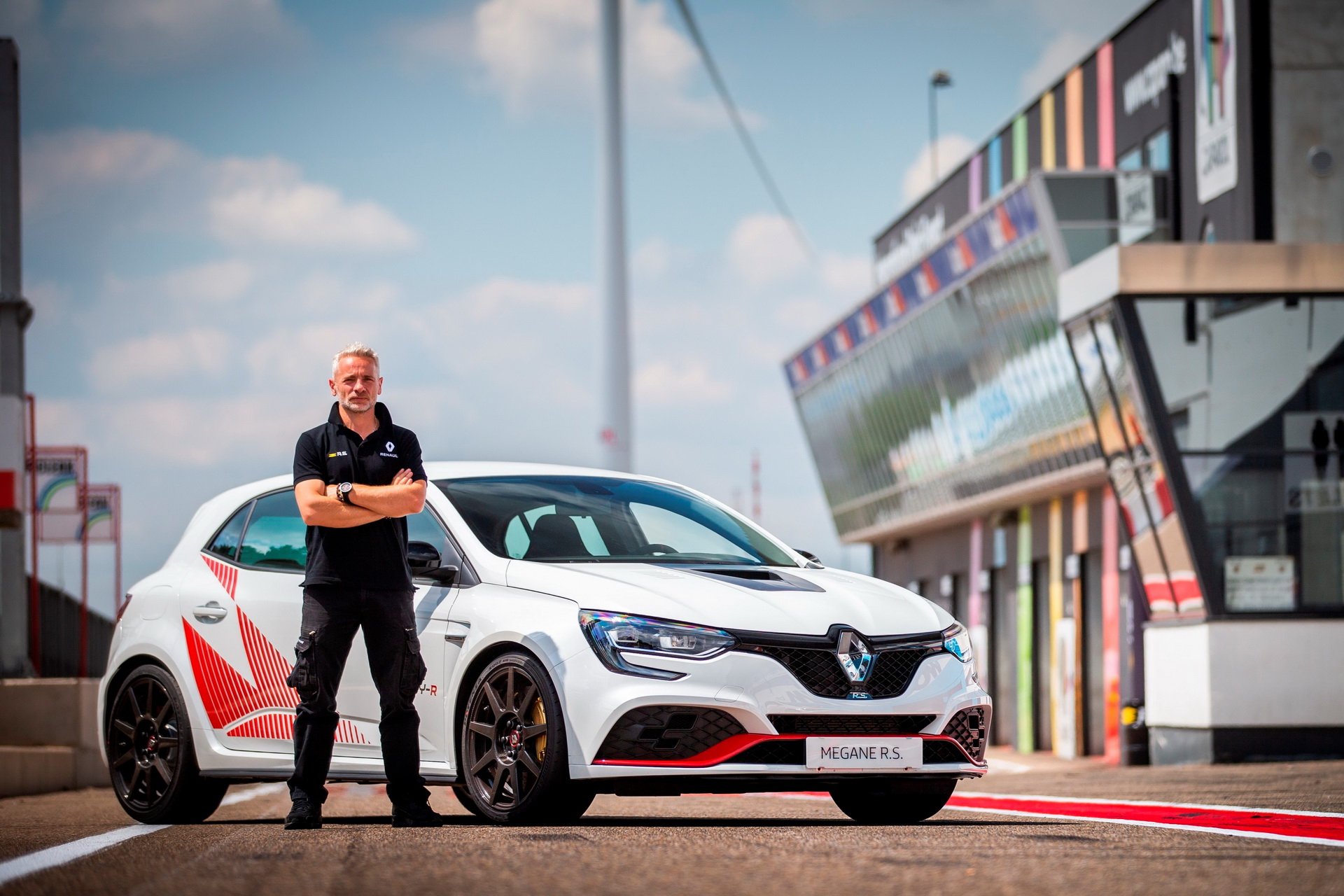 Renault Details Megane RS Trophy-R, The Purest Hot Hatch Of Them All