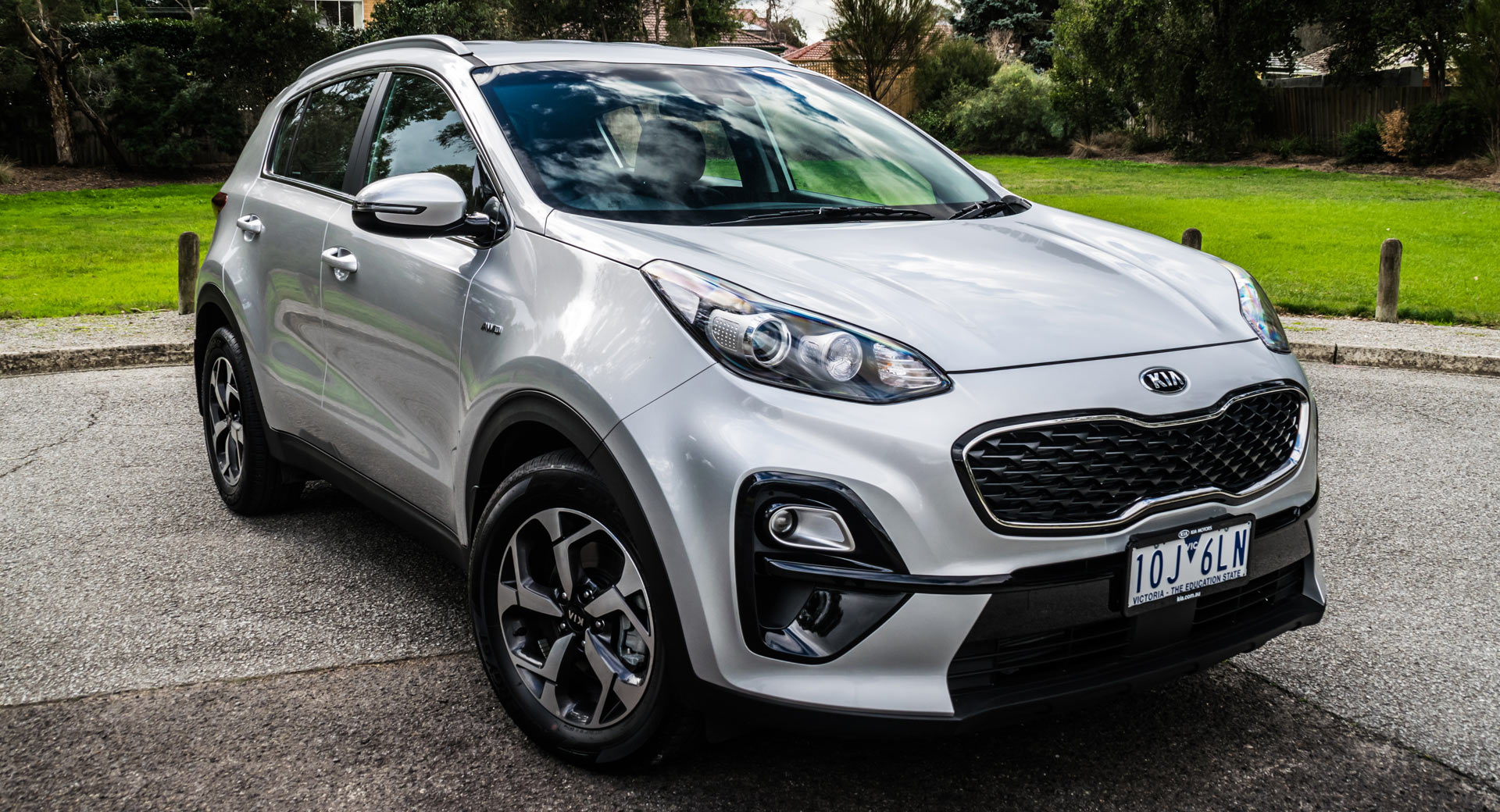 kia sportage carscoops model gen clearly koreans driven roll