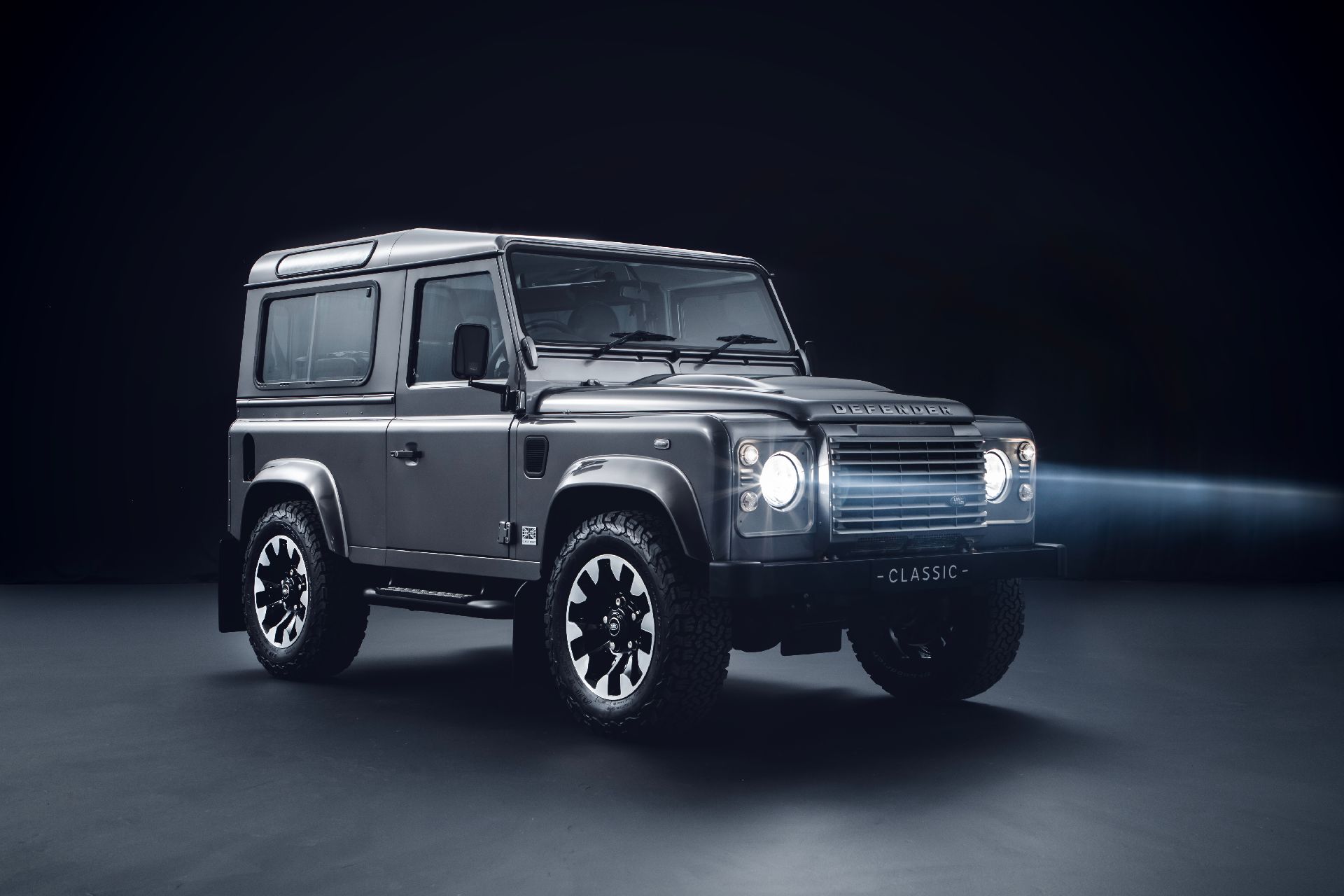 Land Rover Wants To Update Your Classic Defender With These New Kits