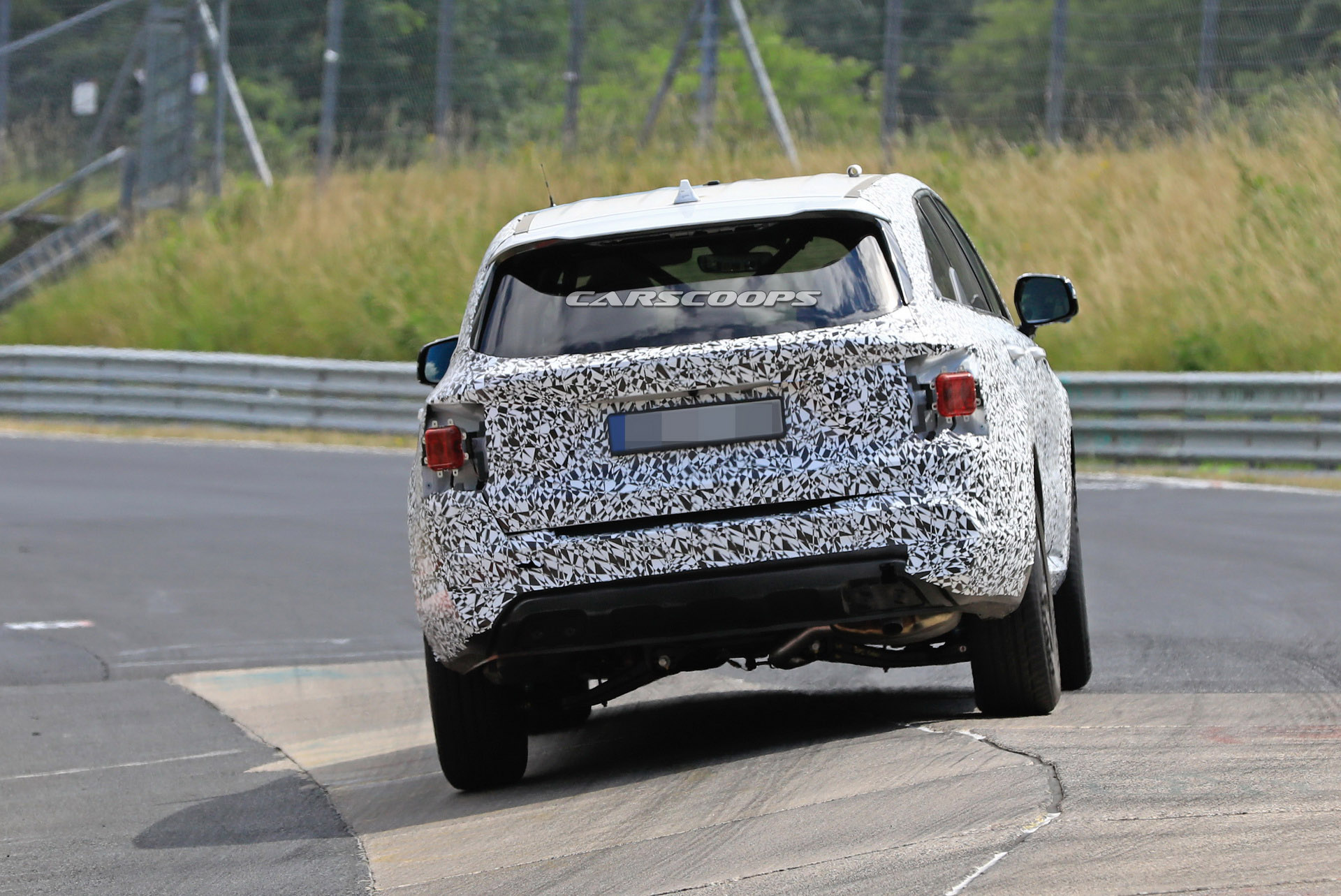 2021 Kia Sorento Hits The Track Wearing Tighter-Fitting Camo