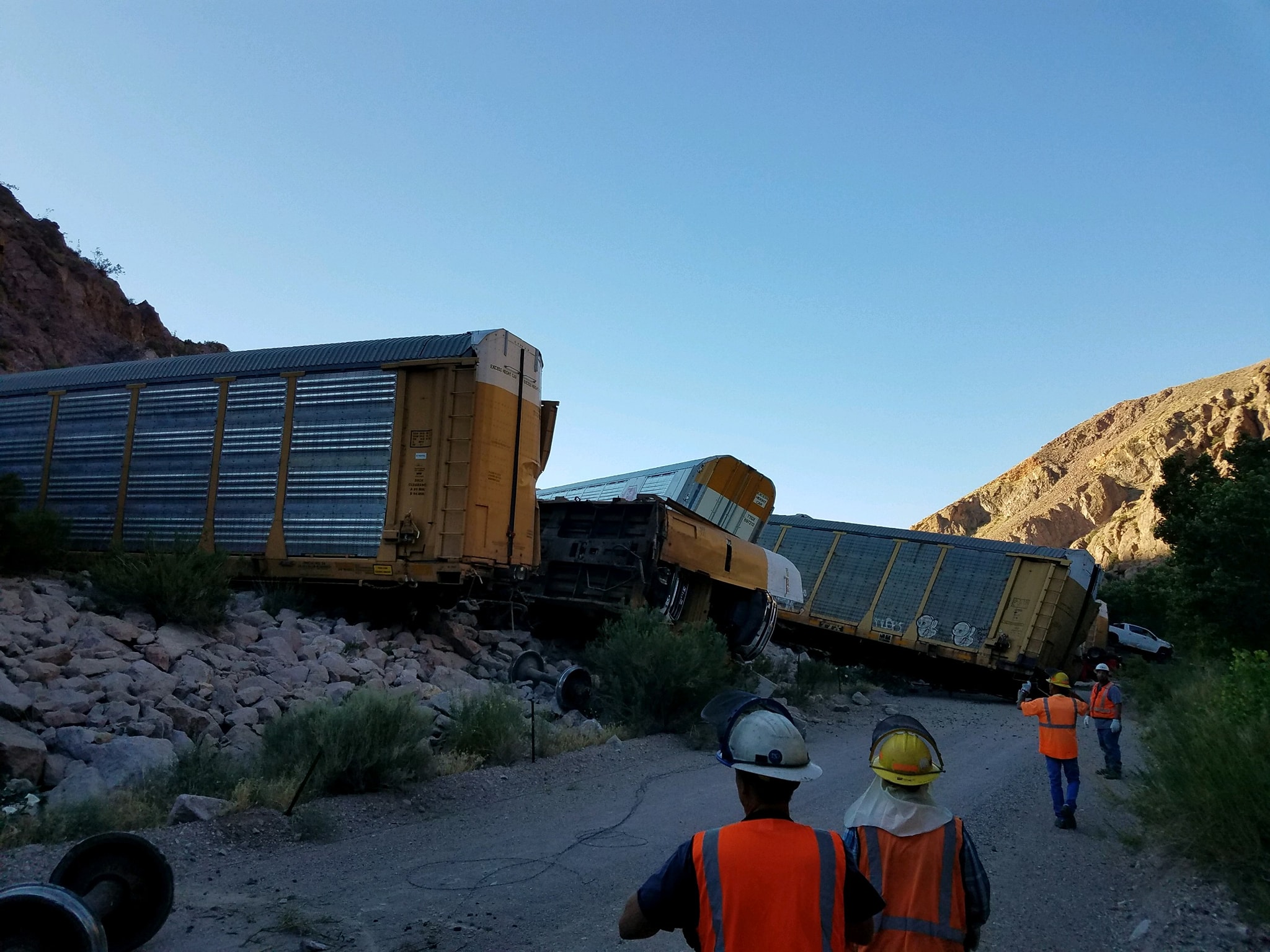 Jeep Gladiators And Other Models Wrecked In Nevada Train Derailment
