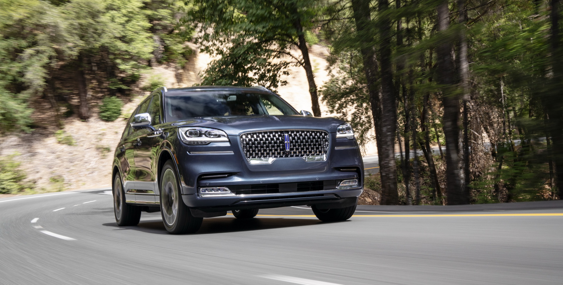Check Out The 2020 Lincoln Aviator From Every Angle In Huge Photo Gallery