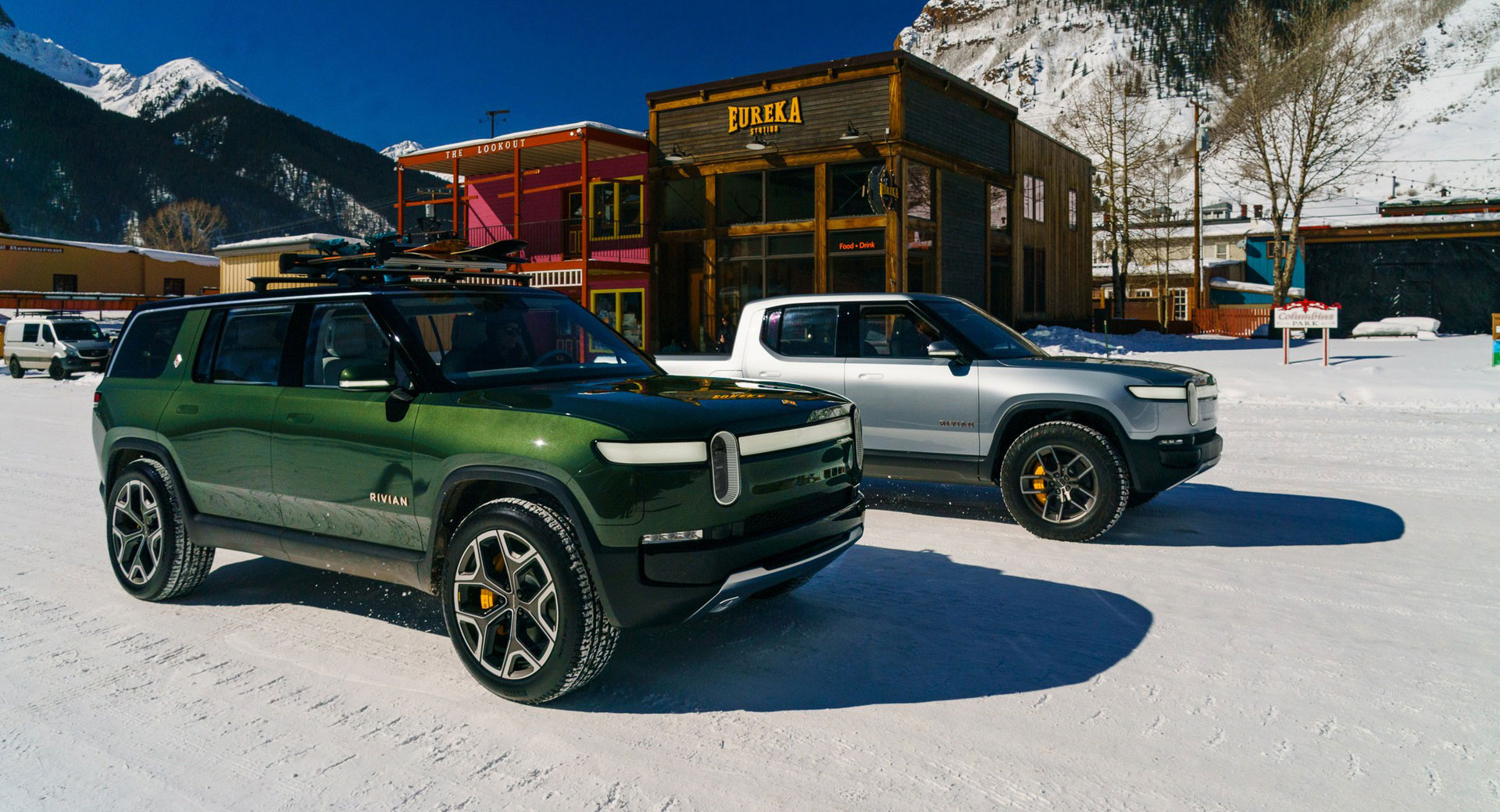 Rivian R1S Buyers Will Be Able To Choose Between Four Roof Configurations