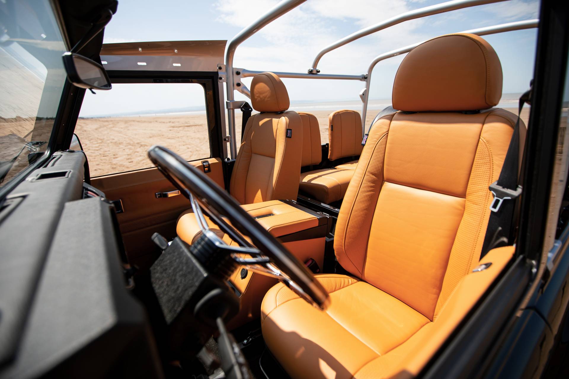 1989 Land Rover Defender 90 “So-Cal” Restomod Is How Someone Spent $170,000