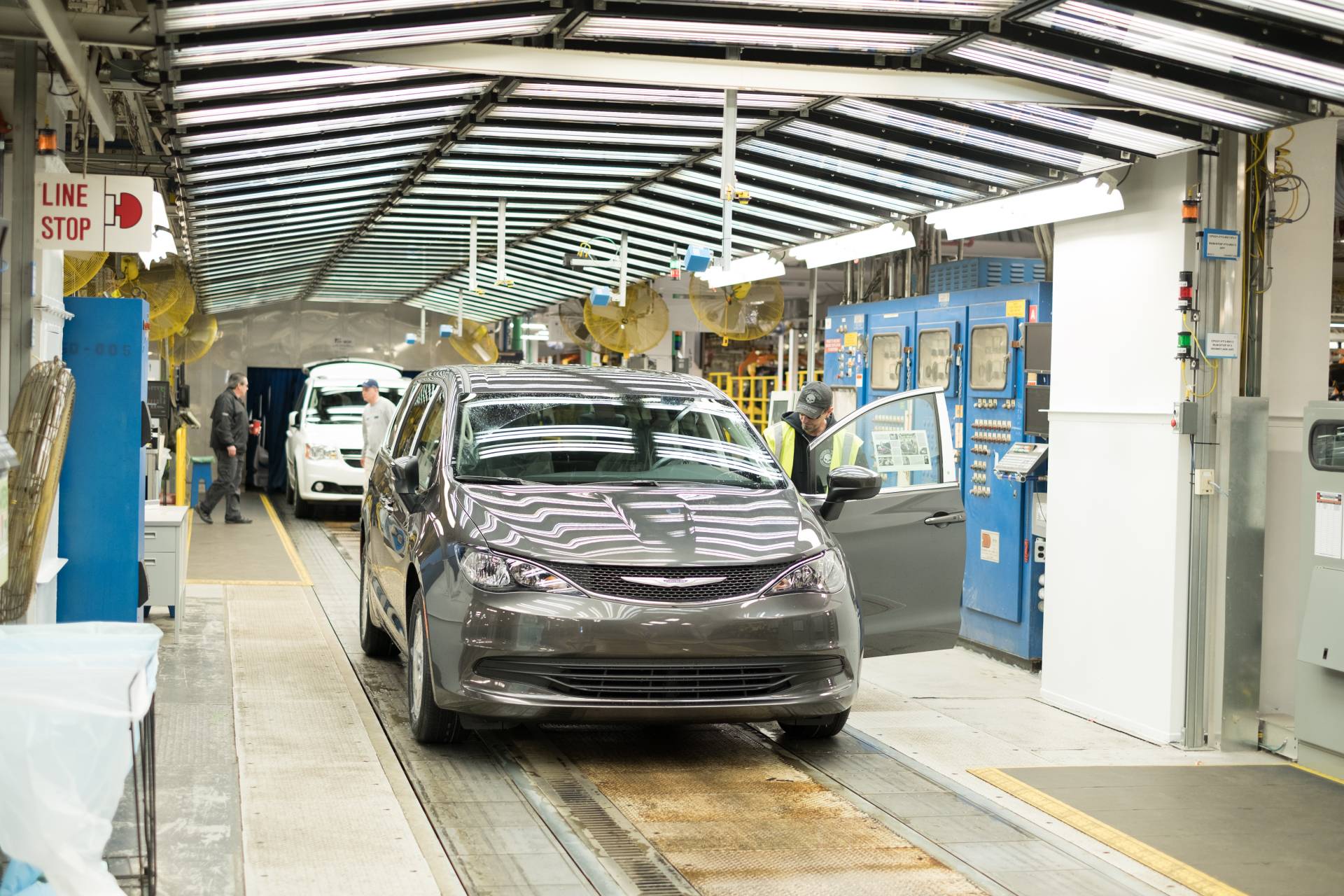 FCA Extends Third Shift At Canadian Minivan Plant Despite Slumping Sales