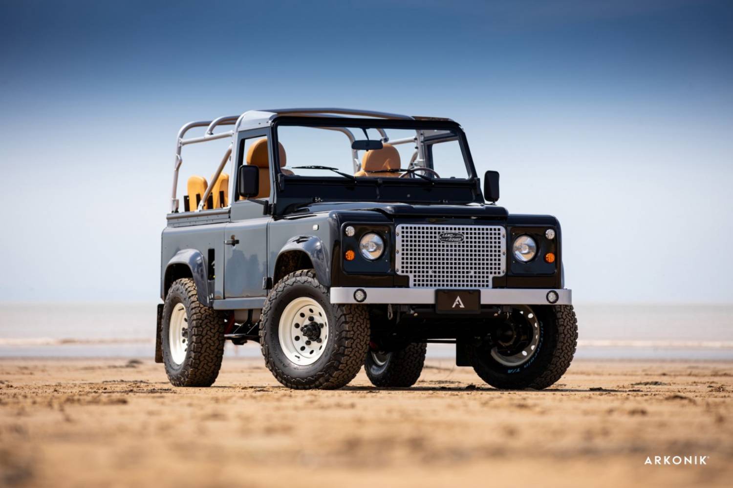 1989 Land Rover Defender 90 “So-Cal” Restomod Is How Someone Spent $170,000