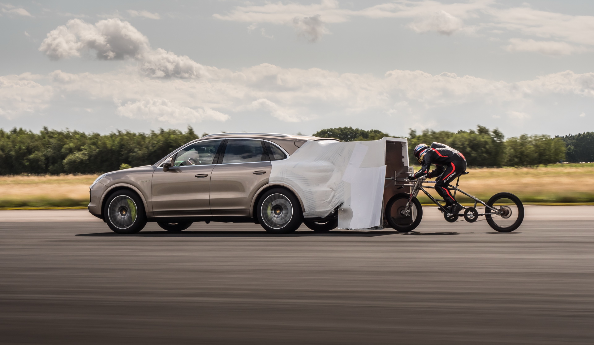 Porsche Cayenne Turbo S E-Hybrid Helps Cyclist Set A New World Speed Record At 174MPH