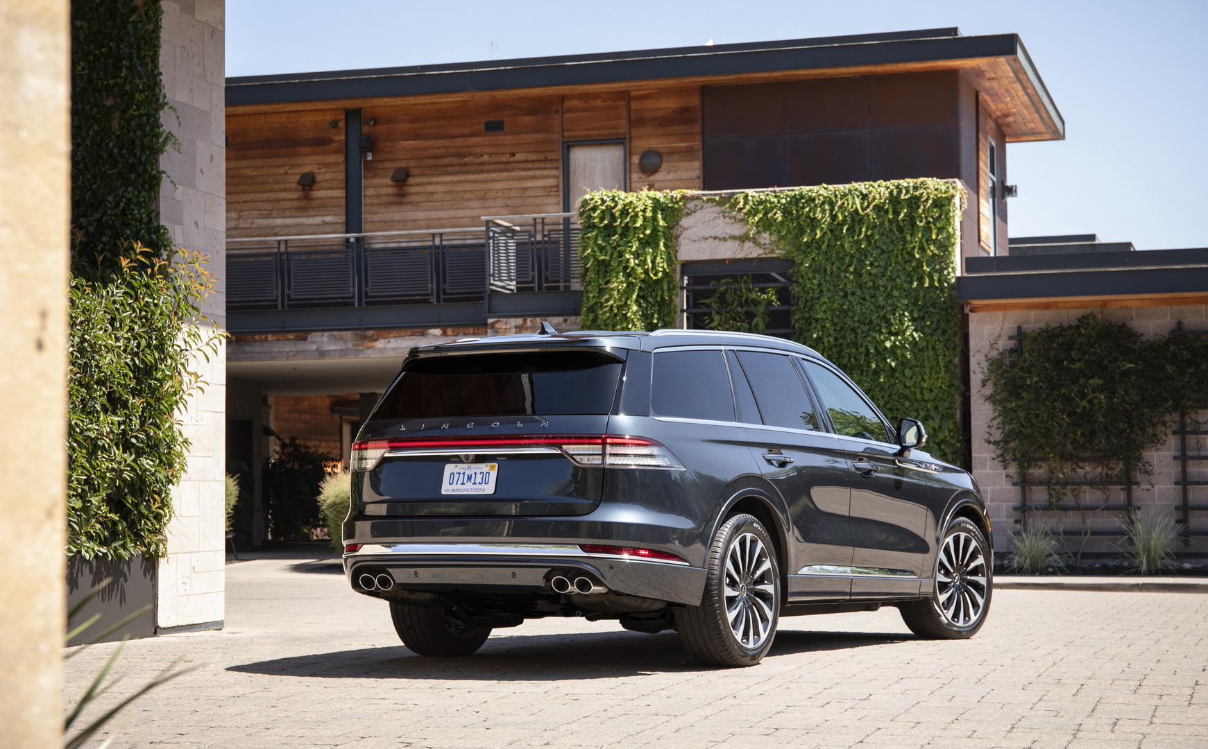 Check Out The 2020 Lincoln Aviator From Every Angle In Huge Photo Gallery
