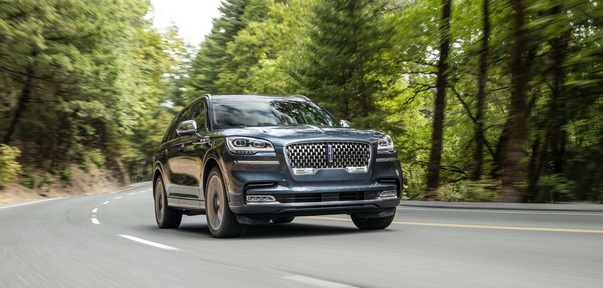 Check Out The 2020 Lincoln Aviator From Every Angle In Huge Photo Gallery