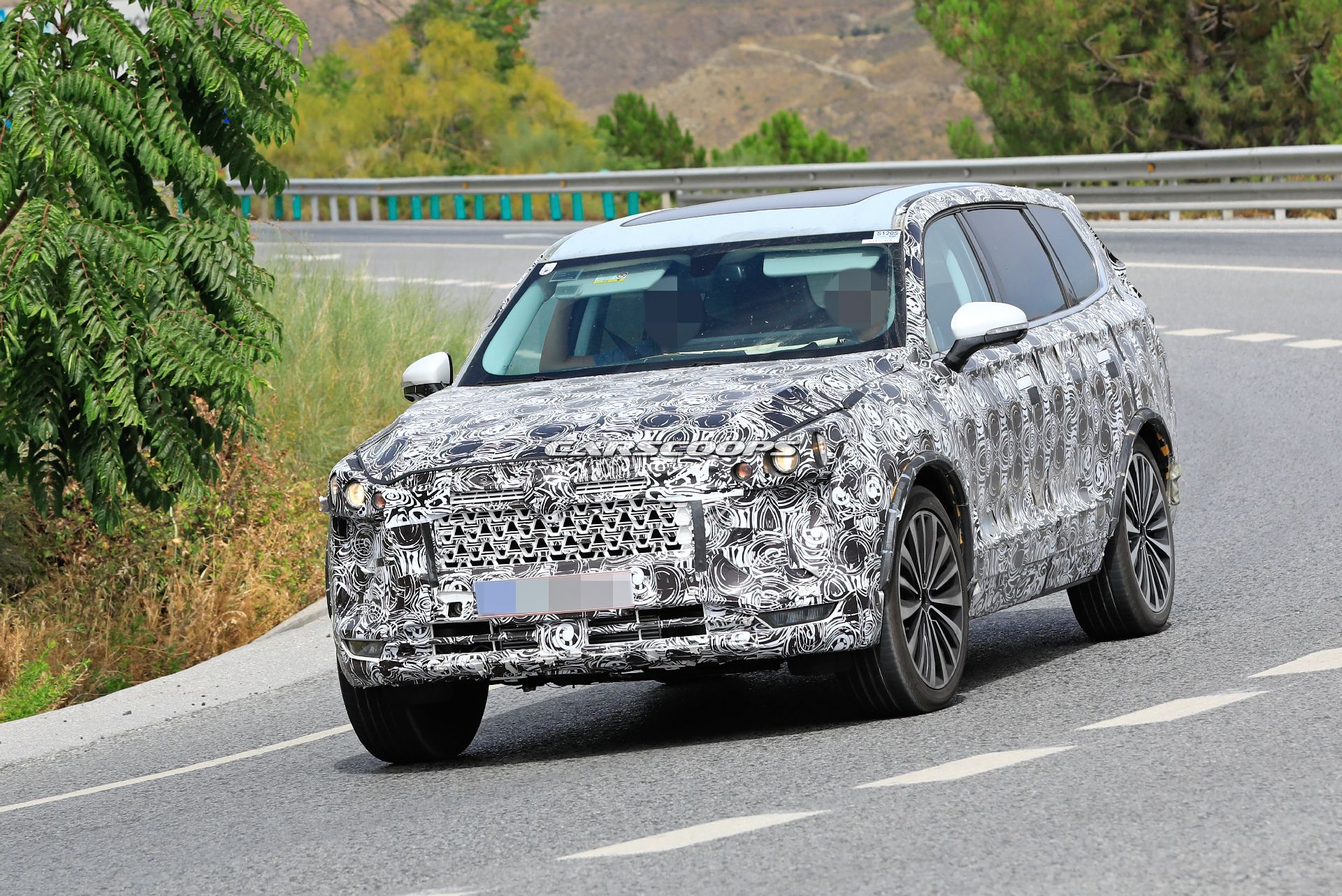 BMW’s Joint Venture Chinese Partner Brilliance Is Building A New 7-Seat SUV Called V9