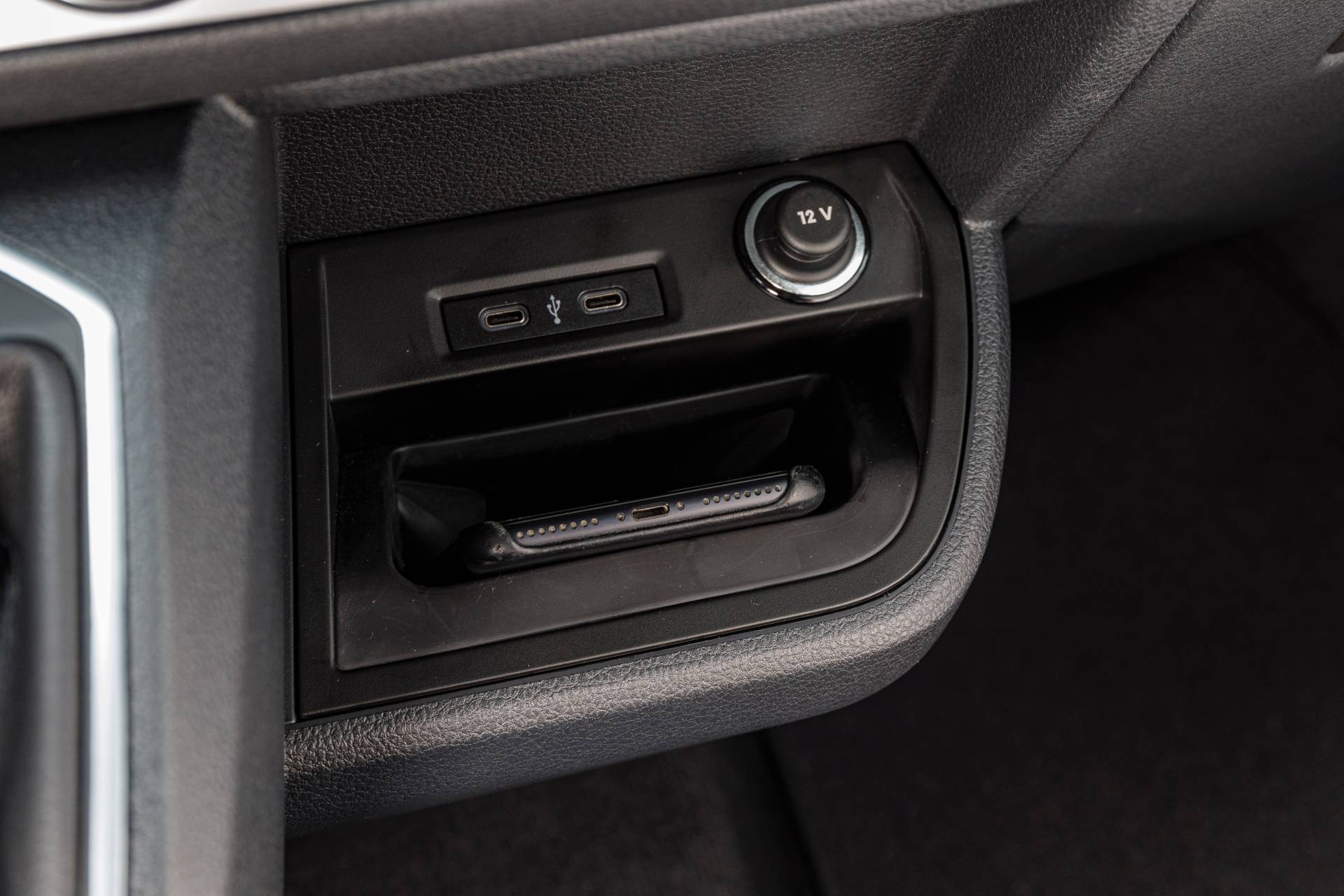 Facelifted 2020 VW Multivan Detailed, On Sale This Fall From €31,000