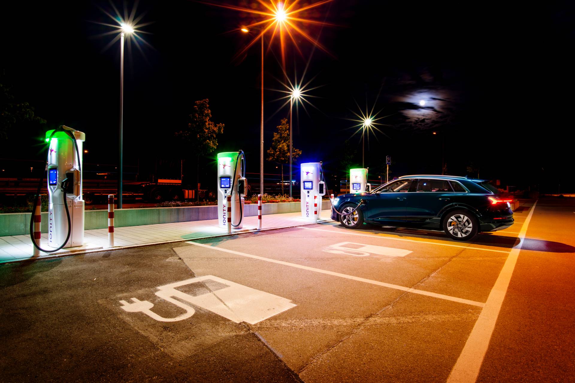 Audi E-Tron Fleet Crosses 10 Countries, Does 1,600 Km In 24 Hours