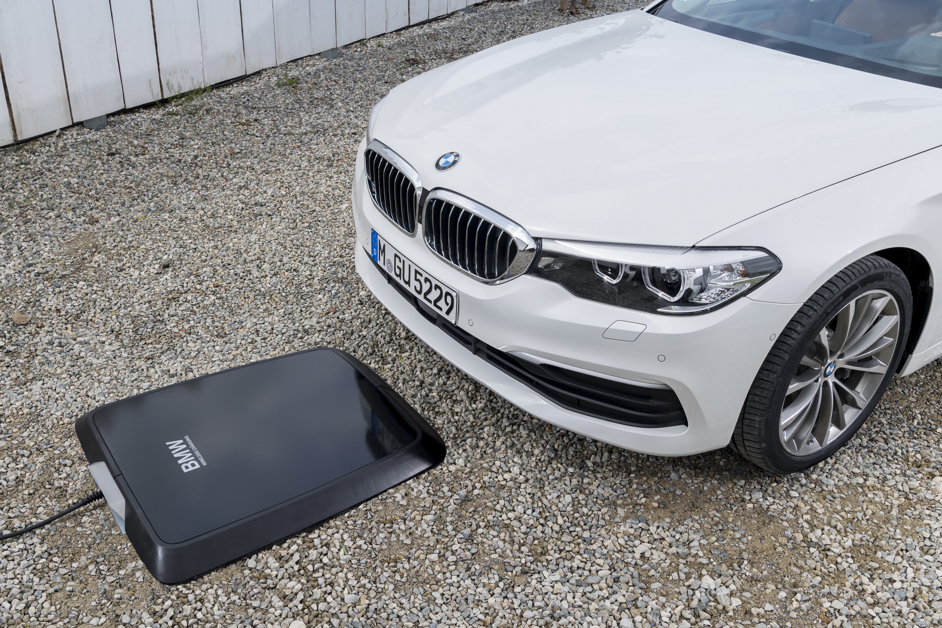BMW Brings Pilot Wireless Home Charging To 530e Lease Cars In The U.S.