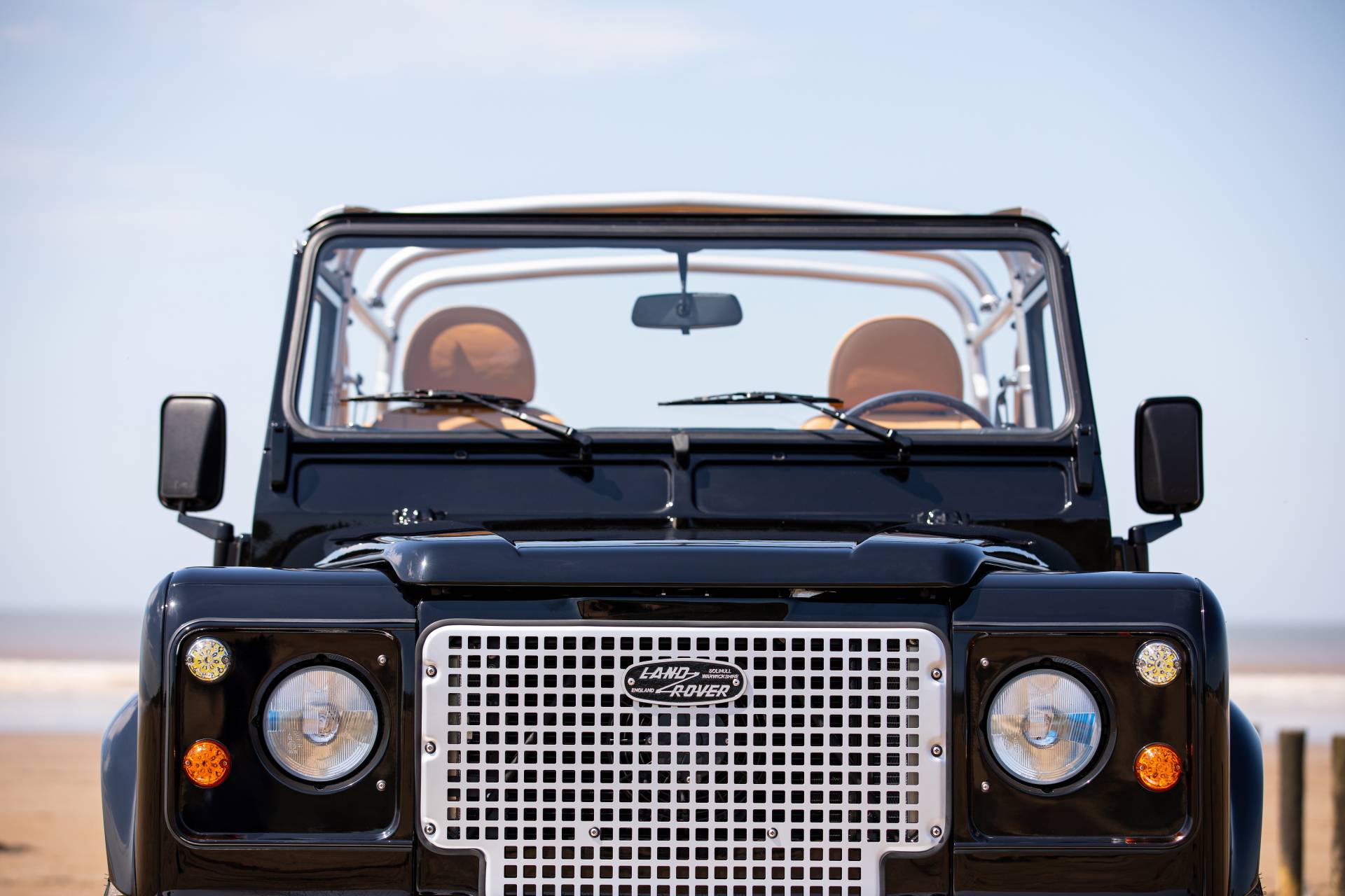 1989 Land Rover Defender 90 “So-Cal” Restomod Is How Someone Spent $170,000