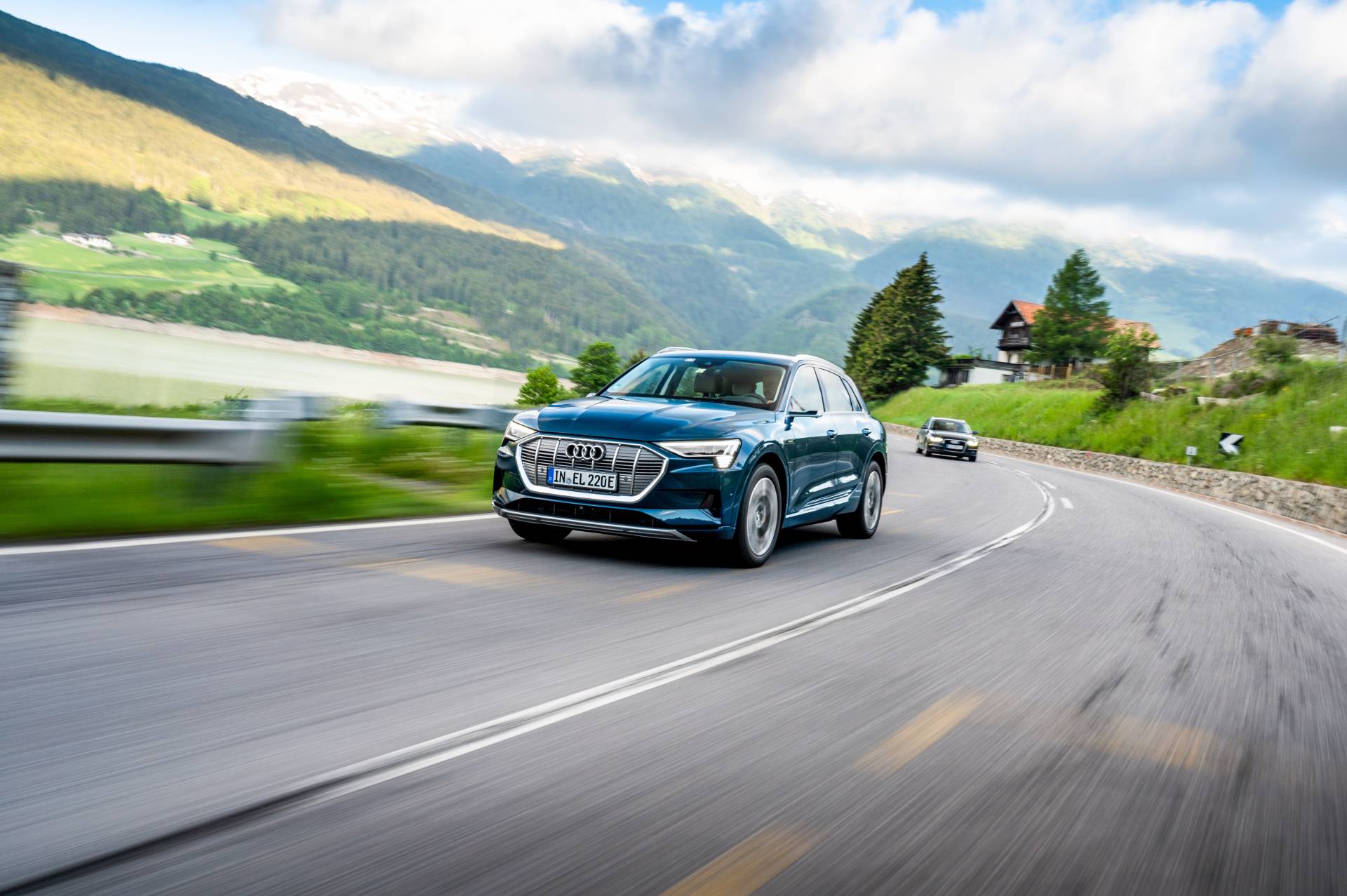 Audi E-Tron Fleet Crosses 10 Countries, Does 1,600 Km In 24 Hours