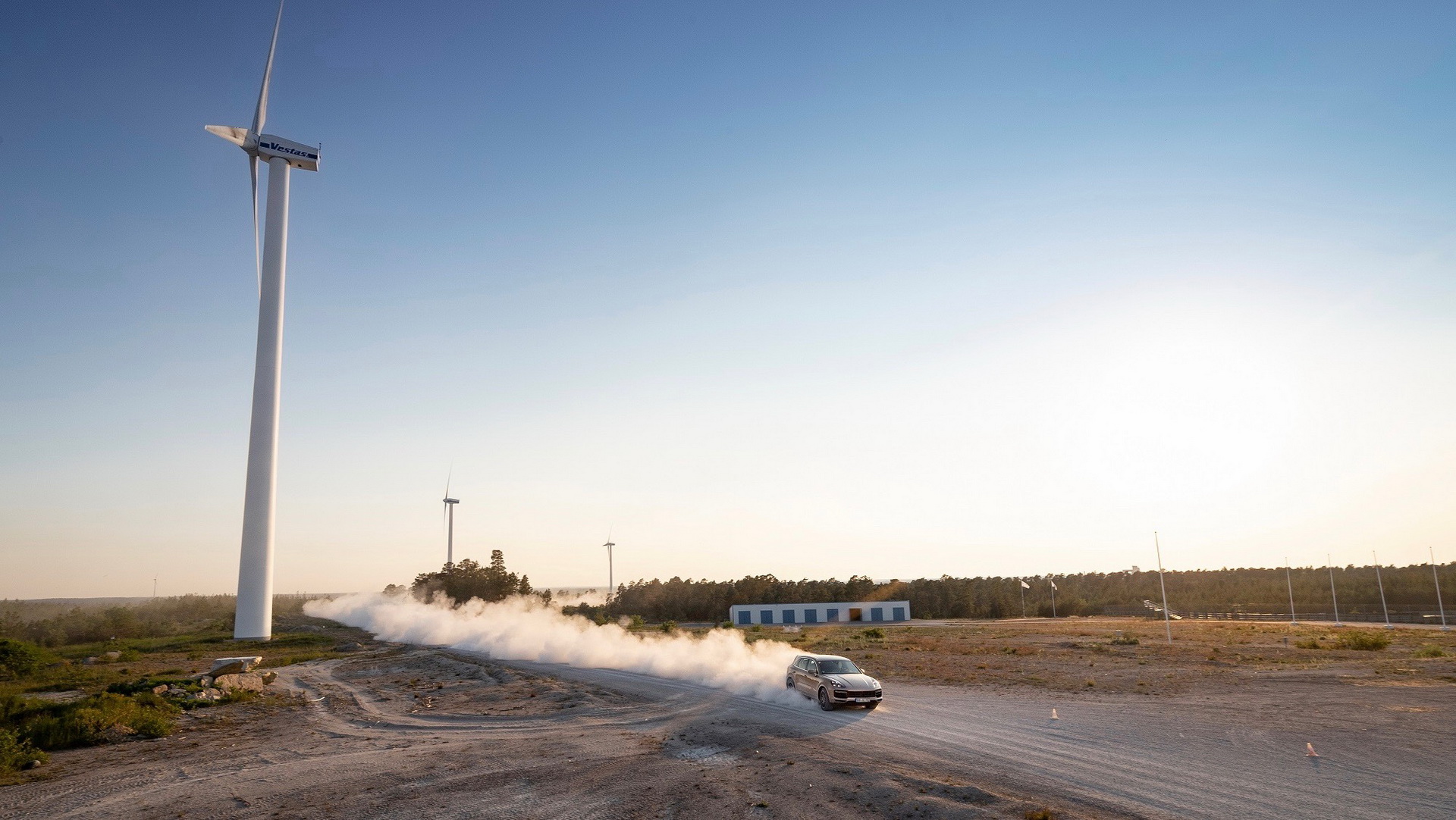 Porsche Cayenne Turbo S E-Hybrid Laps Unfinished Gotland Ring