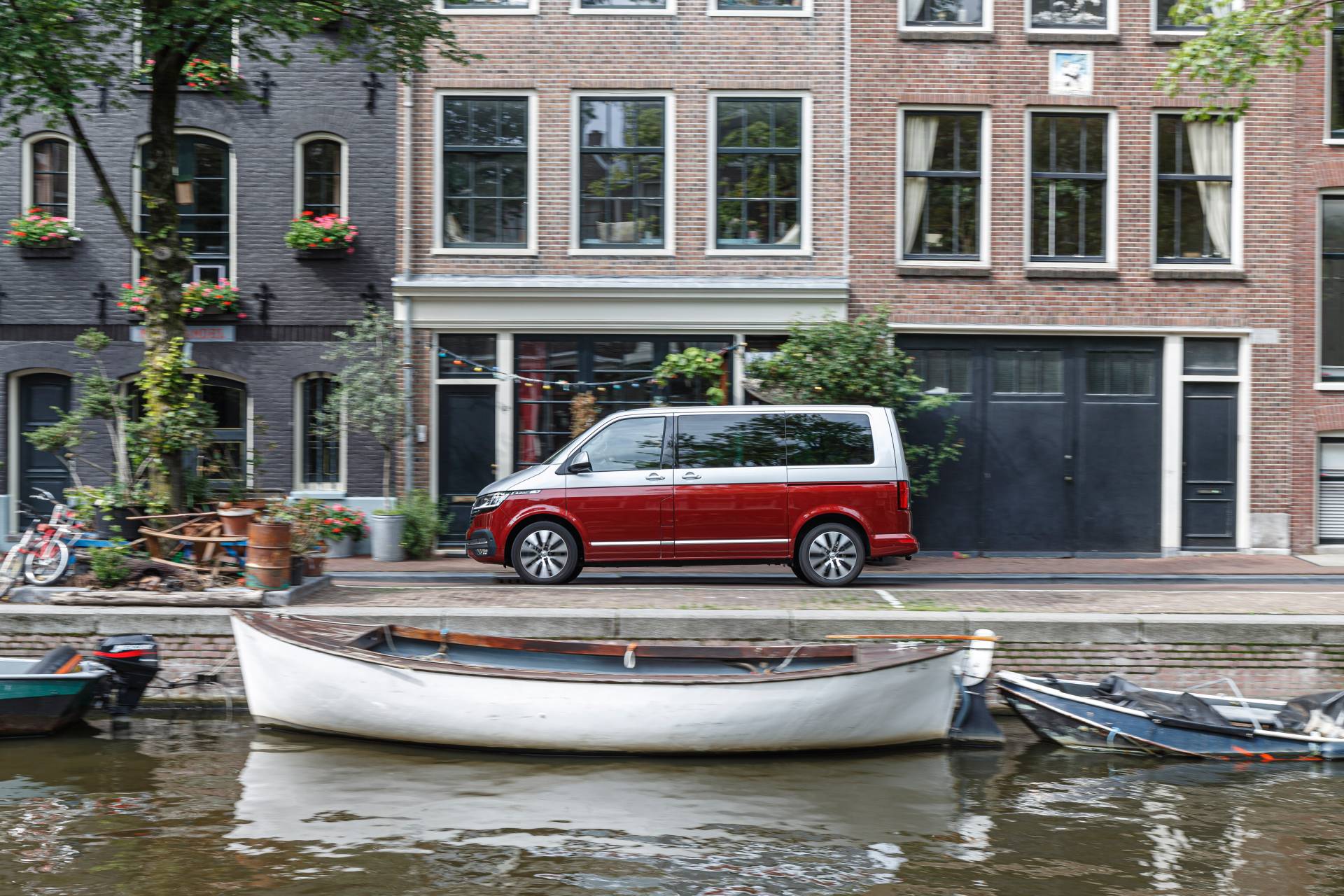 Facelifted 2020 VW Multivan Detailed, On Sale This Fall From €31,000