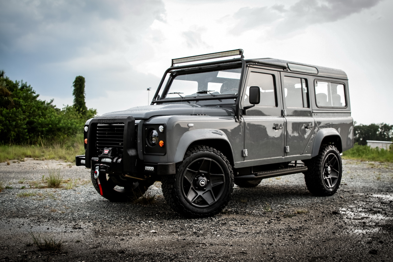 Land Rover Defender “Project Ghost” Has Numerous Mods, 430 HP LS3 V8