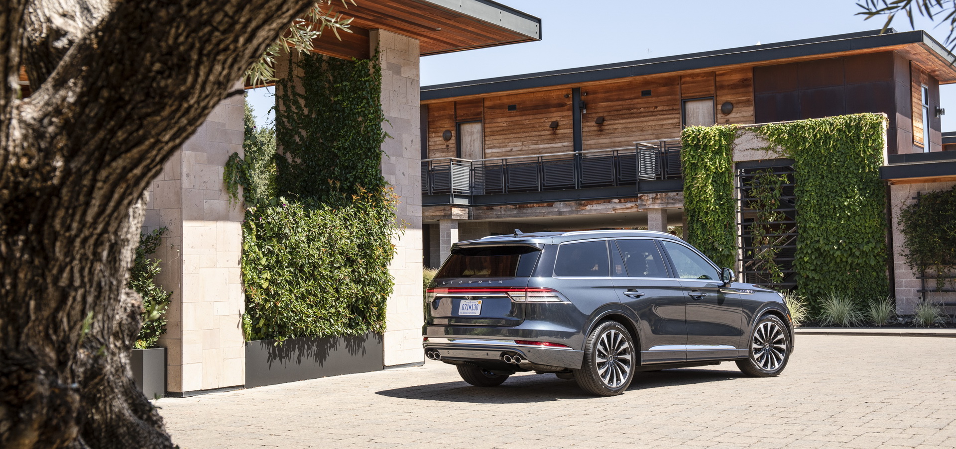 Check Out The 2020 Lincoln Aviator From Every Angle In Huge Photo Gallery