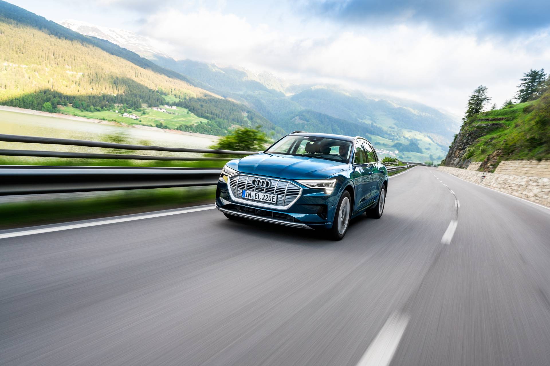 Audi E-Tron Fleet Crosses 10 Countries, Does 1,600 Km In 24 Hours